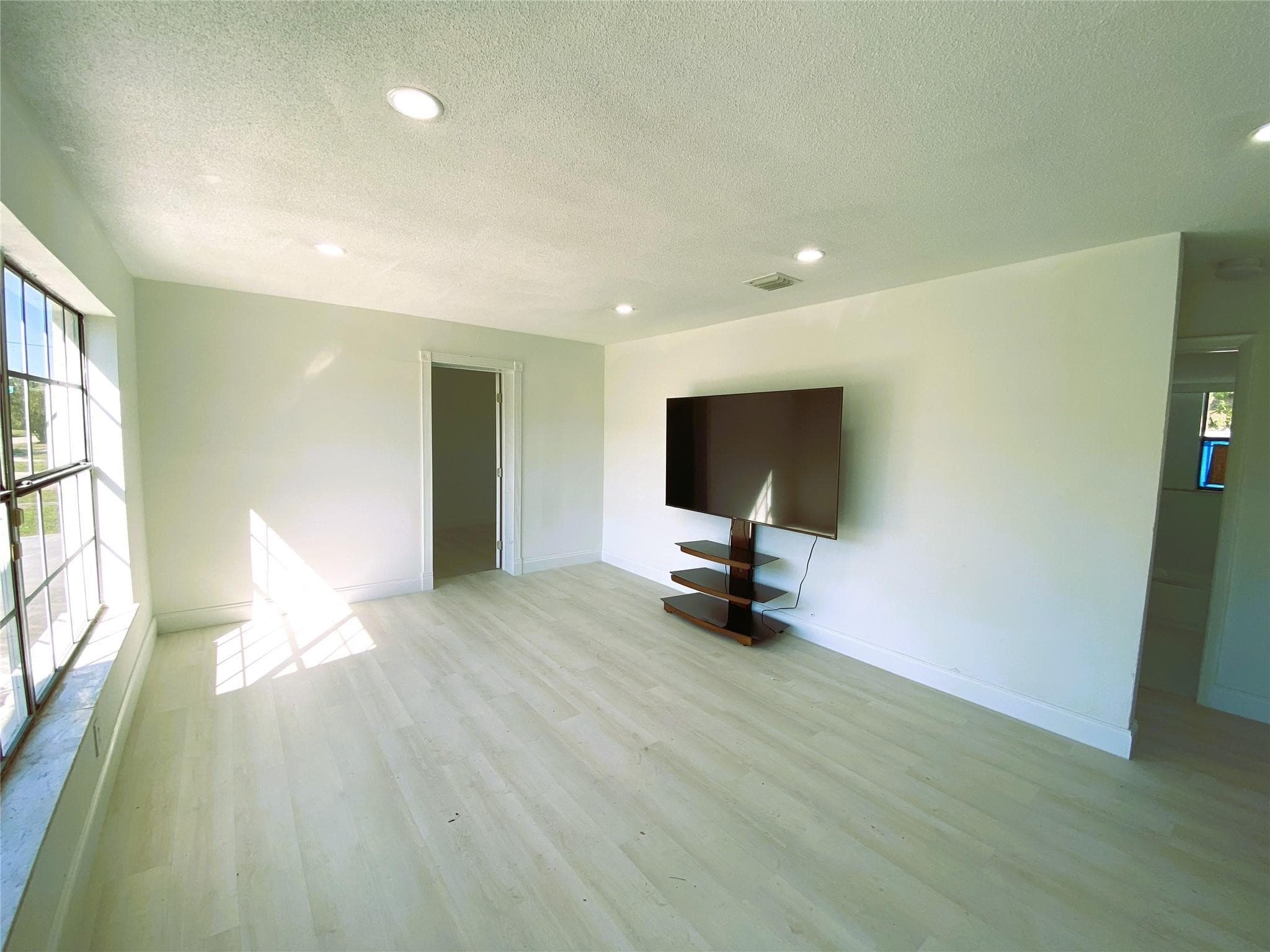320 NW 4th Avenue 1, Deerfield Beach, FL 33441 — photo 4 of 33