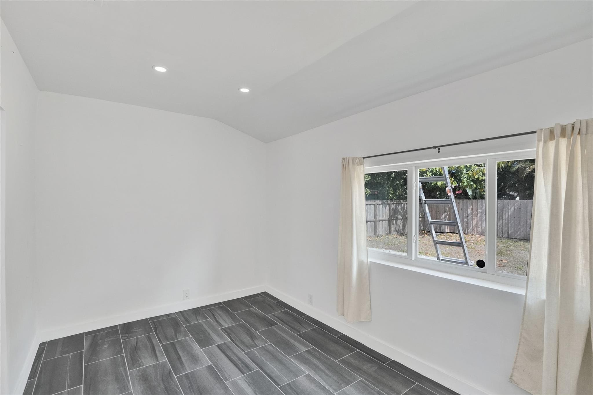 1904 SE 1st Avenue, Fort Lauderdale, FL 33316 — photo 16 of 51