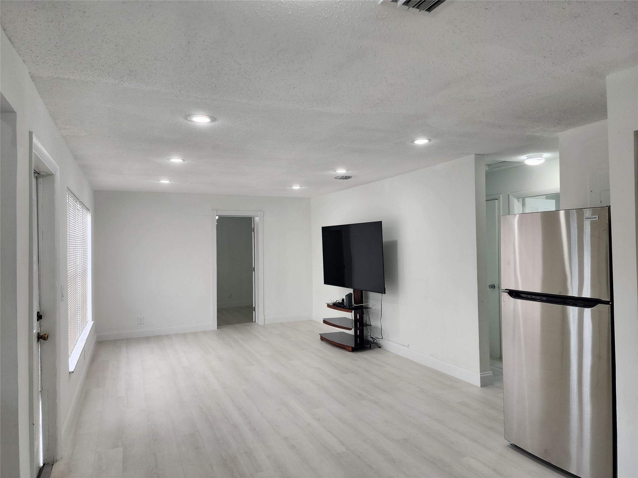 320 NW 4th Avenue 1, Deerfield Beach, FL 33441 — photo 18 of 33