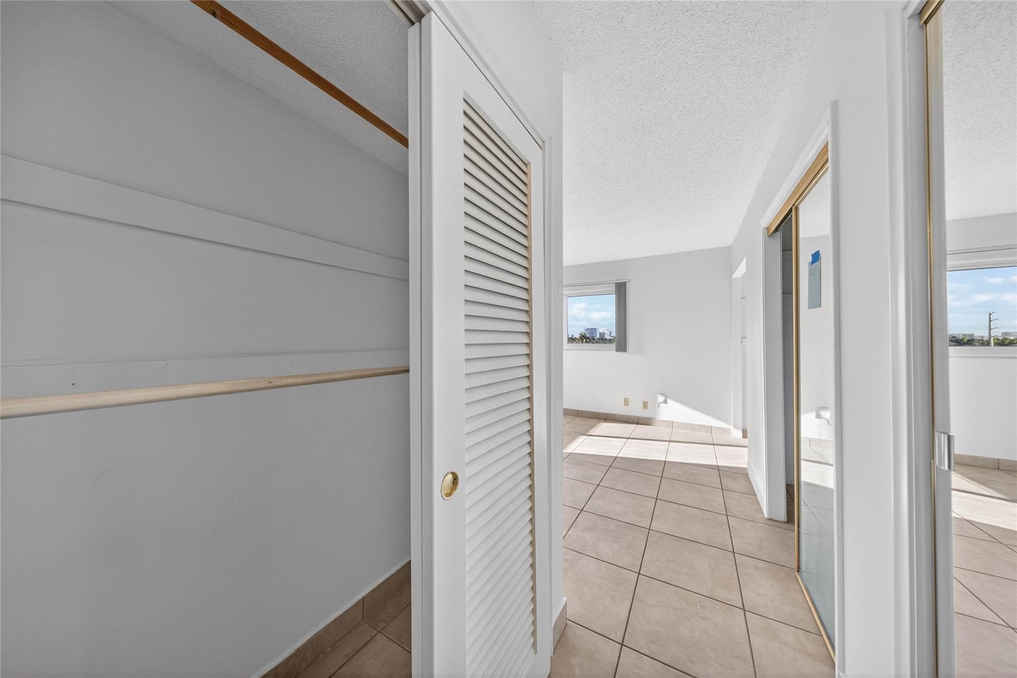 610 NE 12th Avenue 601, Hallandale Beach, FL 33009 — photo 12 of 48