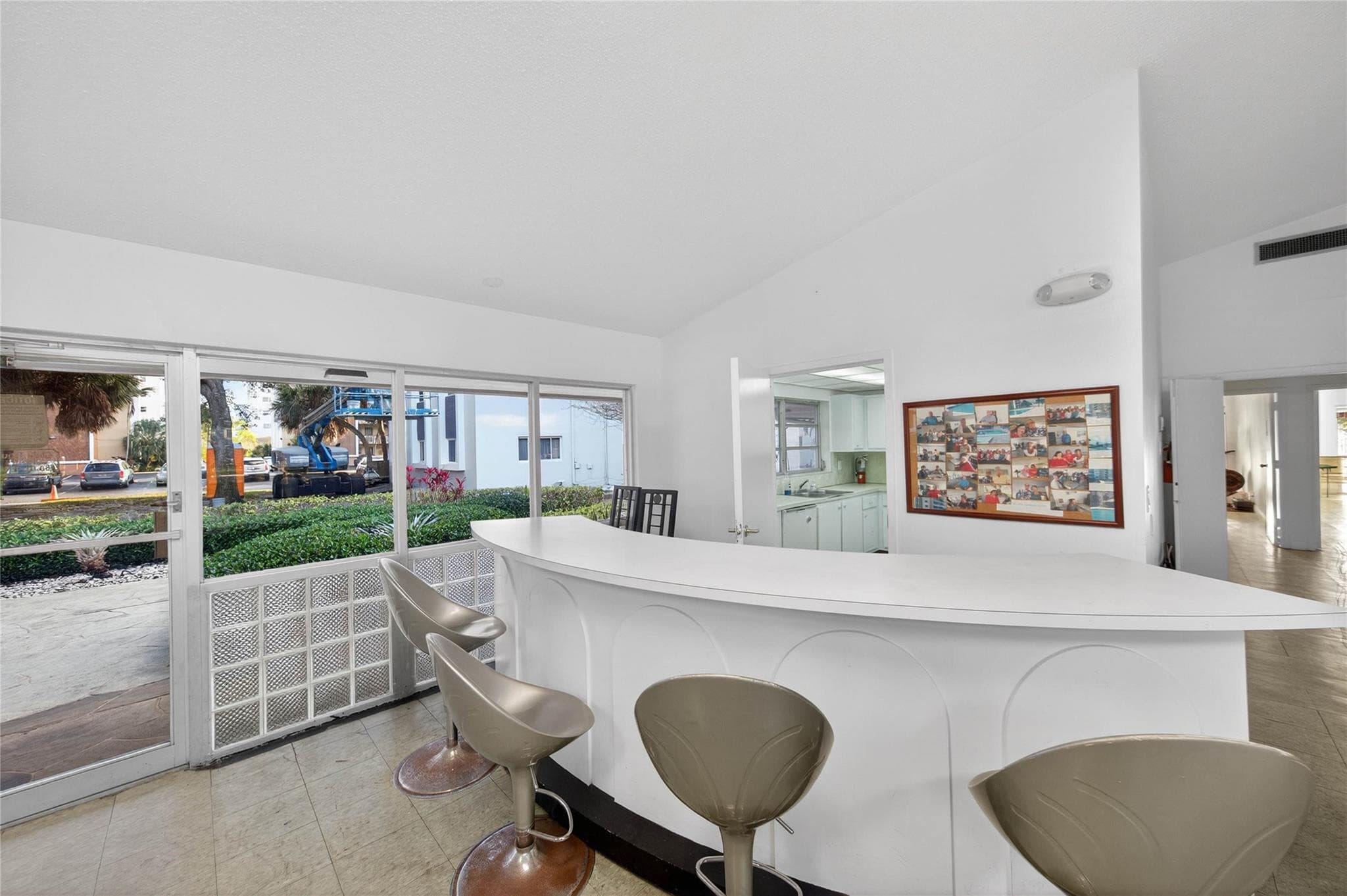 610 NE 12th Avenue 601, Hallandale Beach, FL 33009 — photo 46 of 48