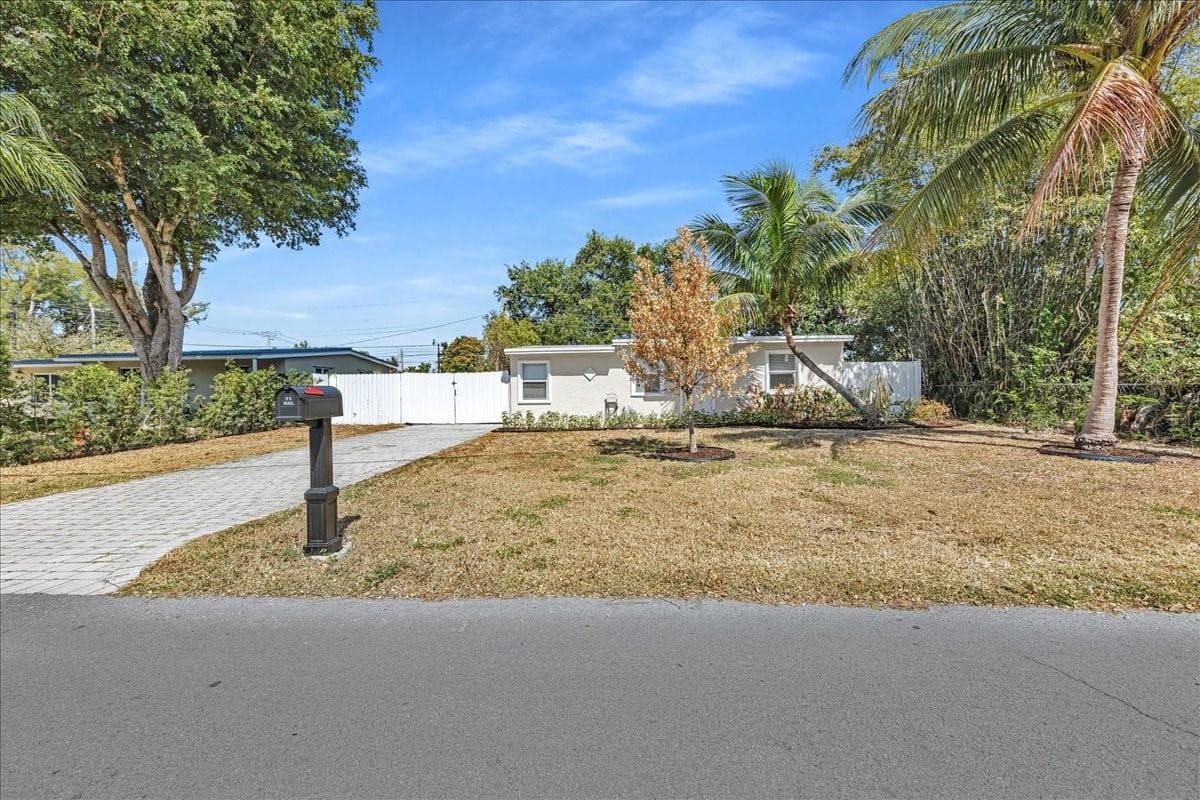 305 NE 8th Street, Pompano Beach, FL 33060 — photo 1 of 39