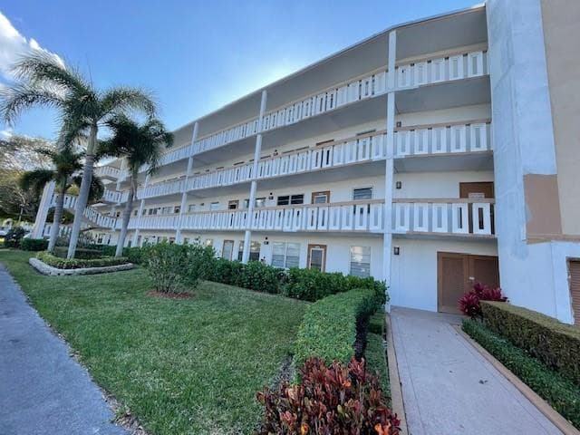 2075 Cornwall D 2075, Boca Raton, FL 33434 — photo 4 of 32