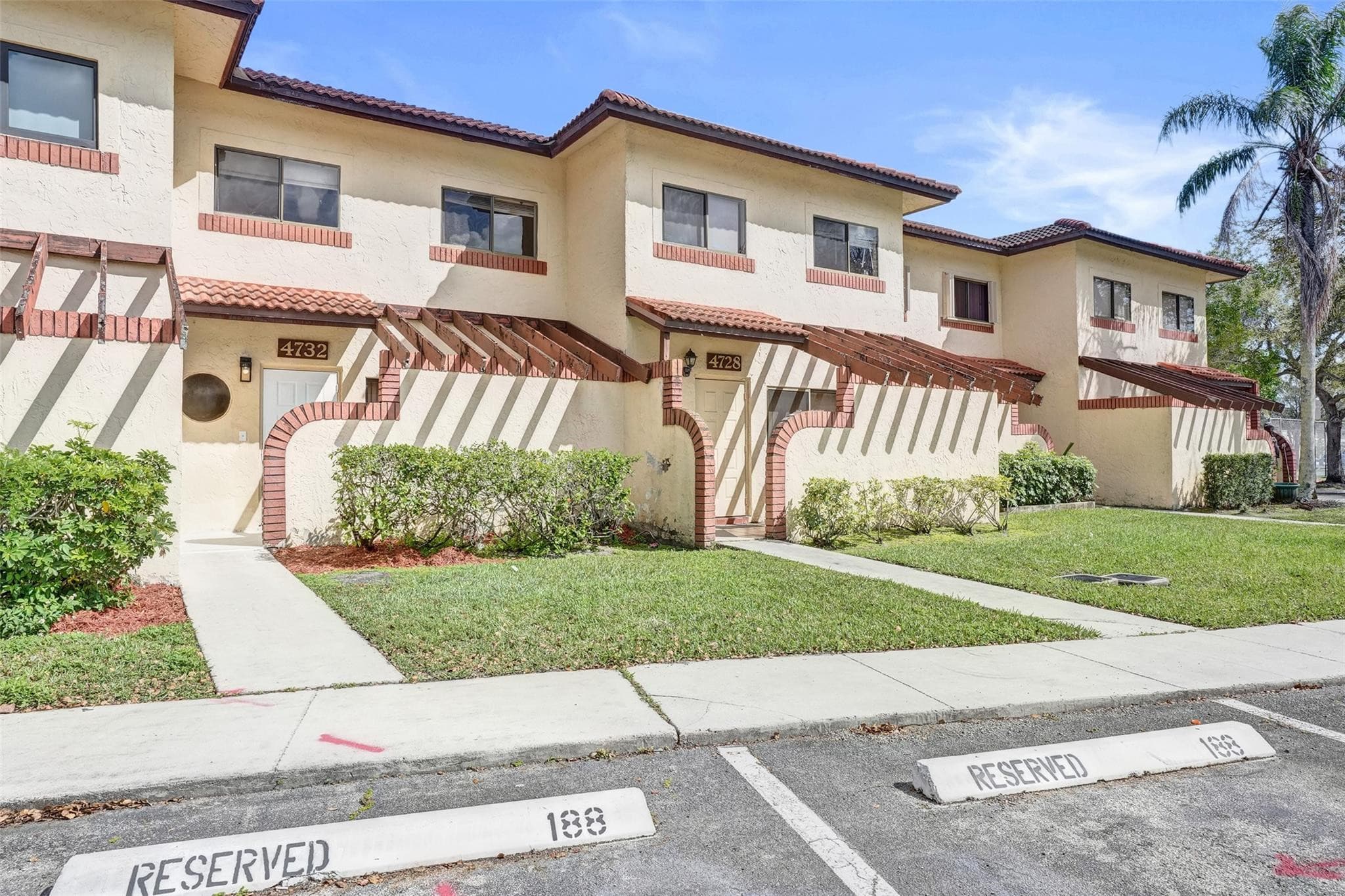 4732 NW 90th Avenue 4732, Sunrise, FL 33351 — photo 1 of 23