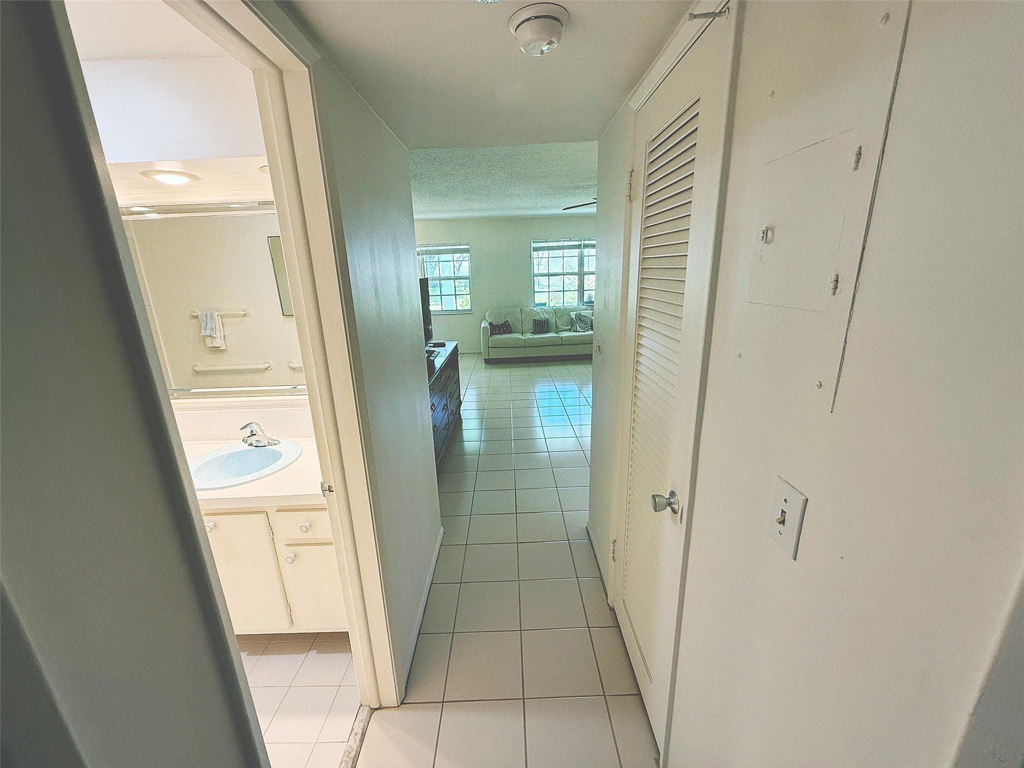 5208 NE 24th Terrace F106, Fort Lauderdale, FL 33308 — photo 7 of 16