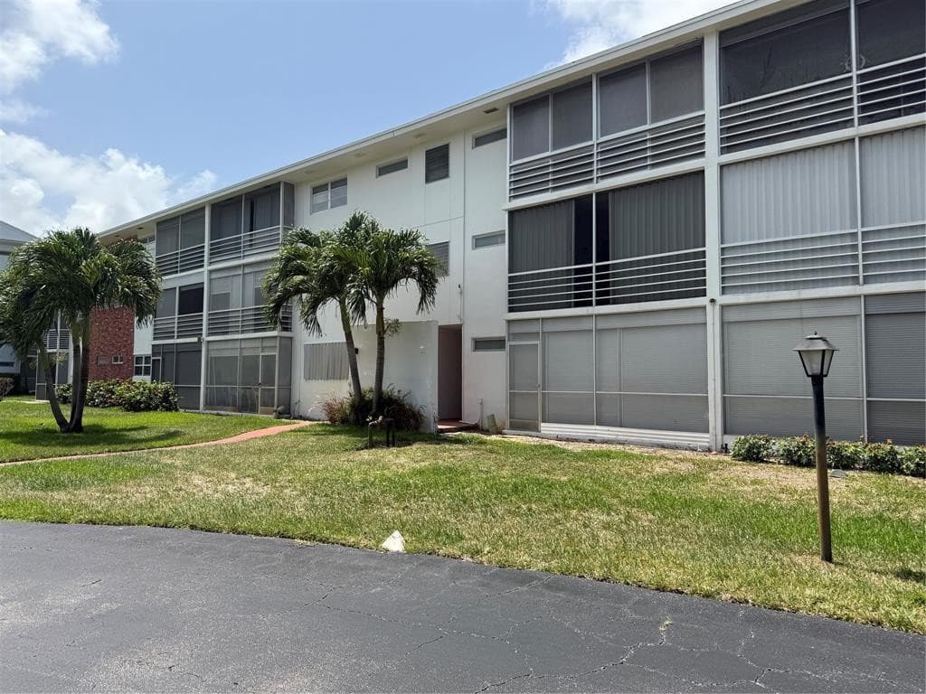 25 SE 13th Street B2, Boca Raton, FL 33432 — photo 9 of 10