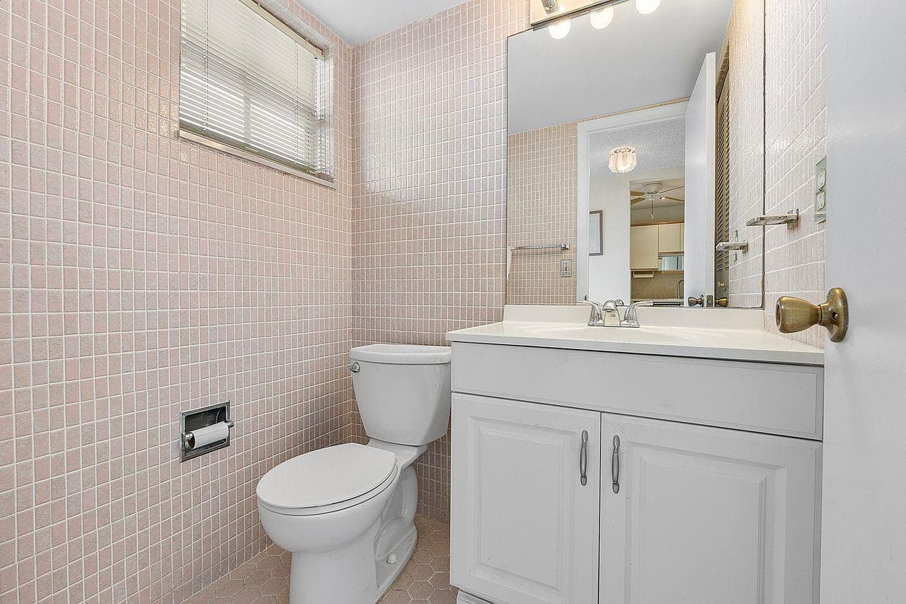 608 NE 2nd Street 241, Dania Beach, FL 33004 — photo 11 of 30