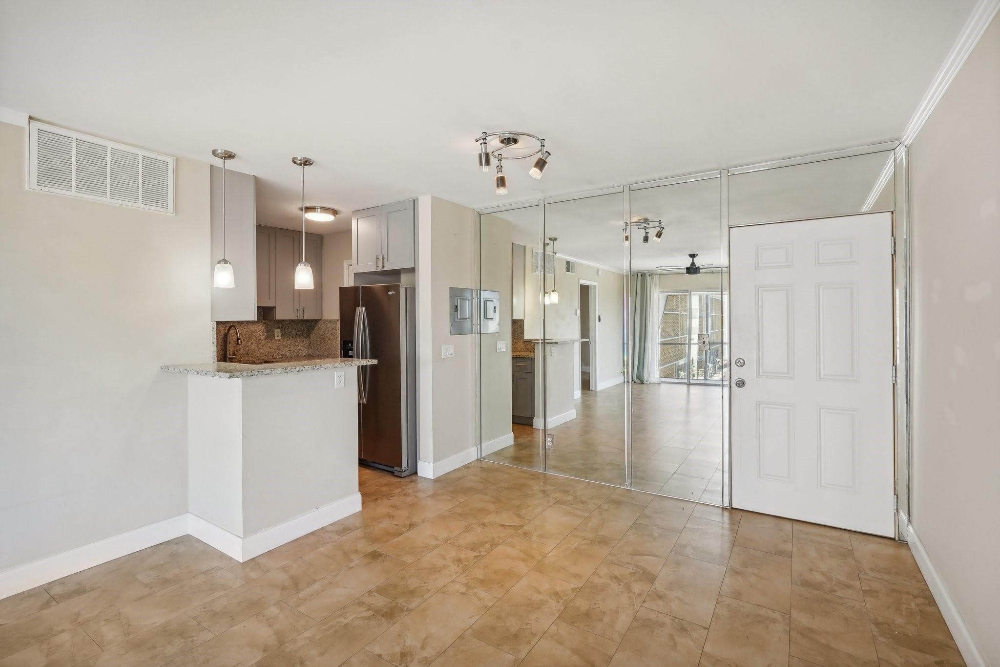 3040 NE 16th Avenue 402, Oakland Park, FL 33334 — photo 8 of 30