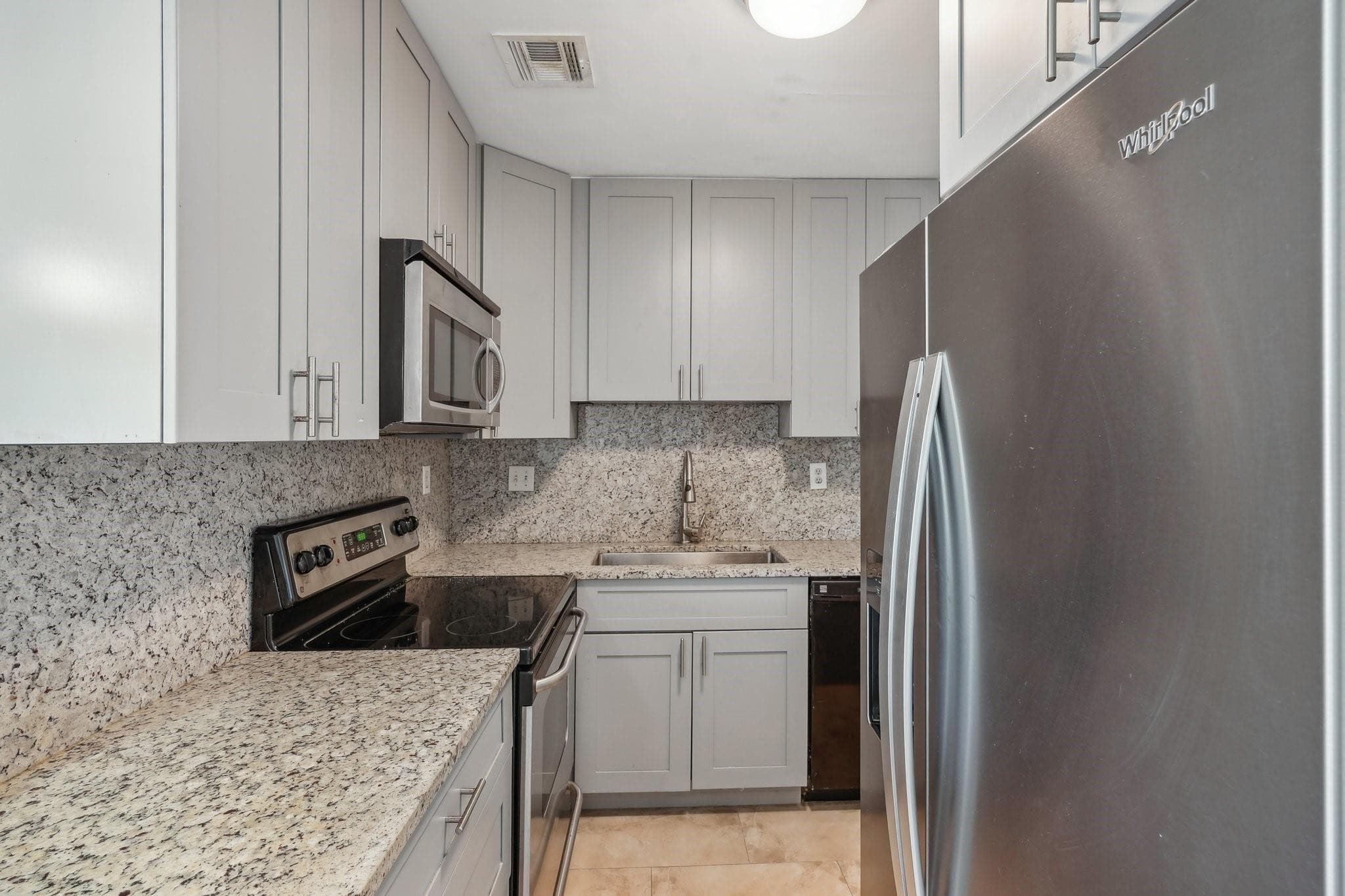 3040 NE 16th Avenue 402, Oakland Park, FL 33334 — photo 11 of 30