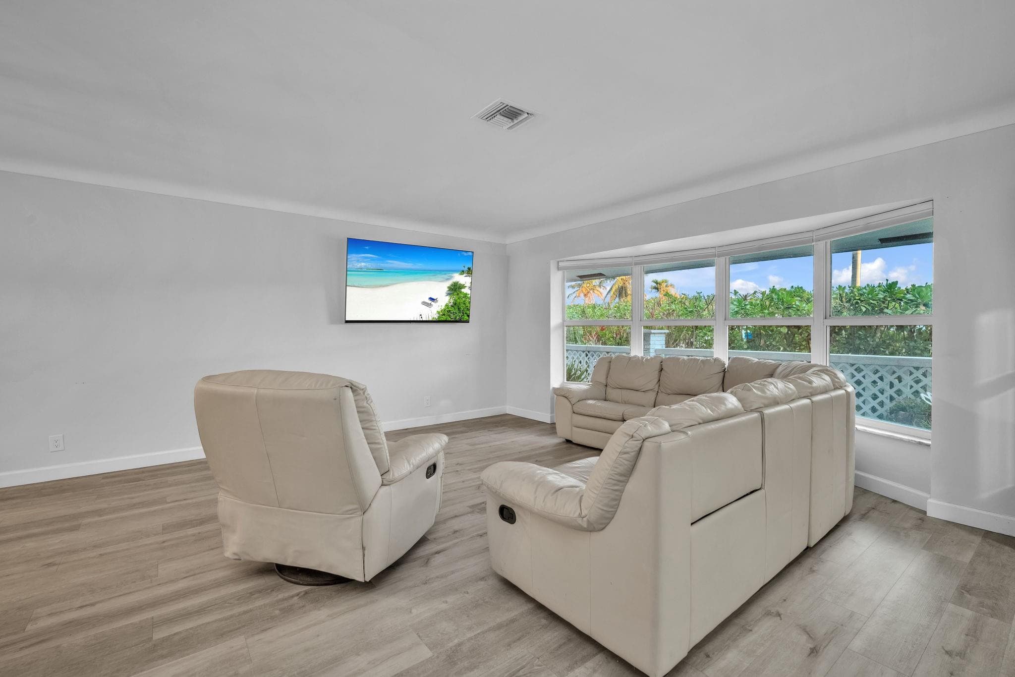 1421 NE 54th Street, Fort Lauderdale, FL 33334 — photo 8 of 45