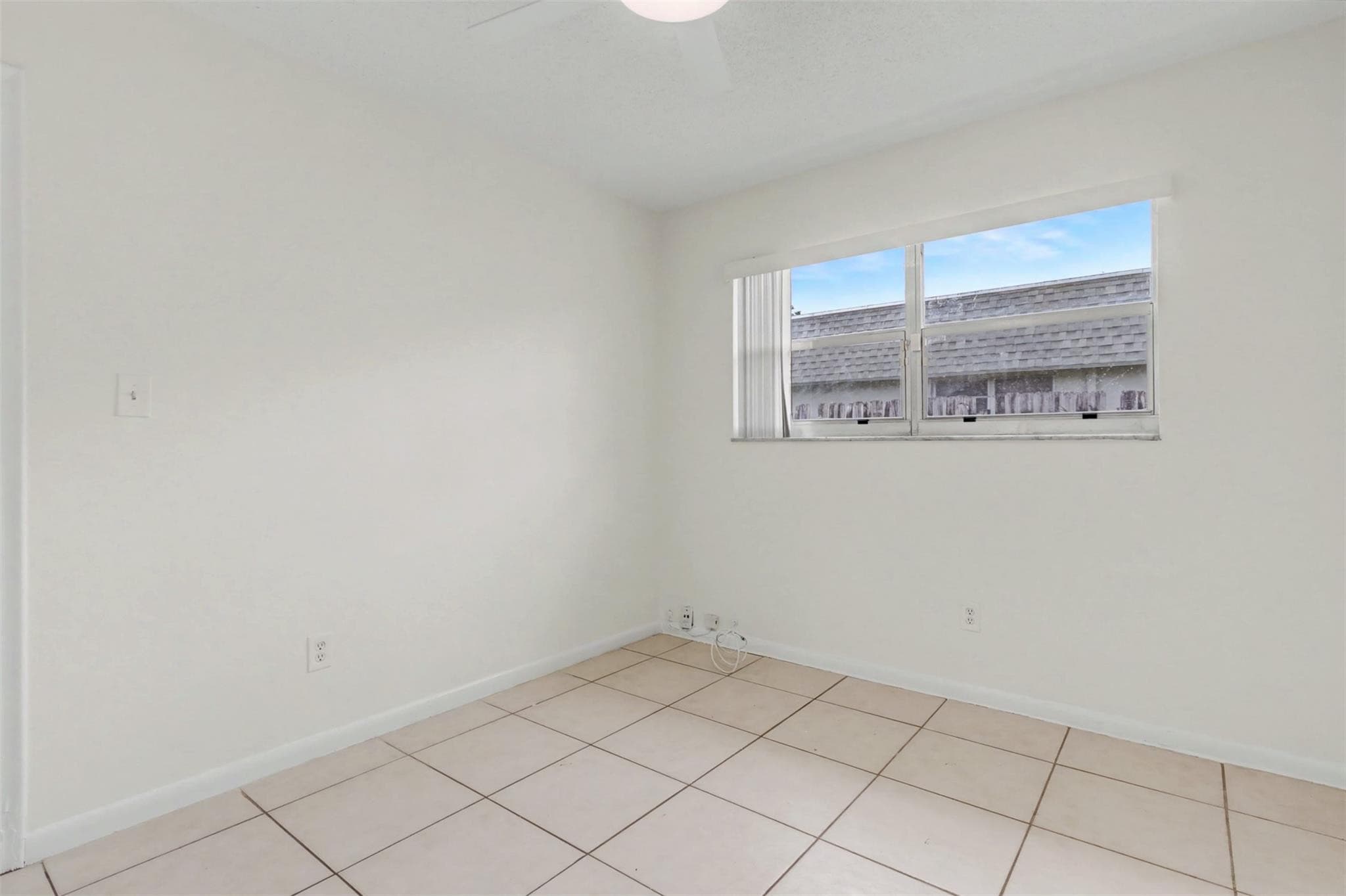 6821-6825 NW 11th Place 6825, Plantation, FL 33317 — photo 30 of 39