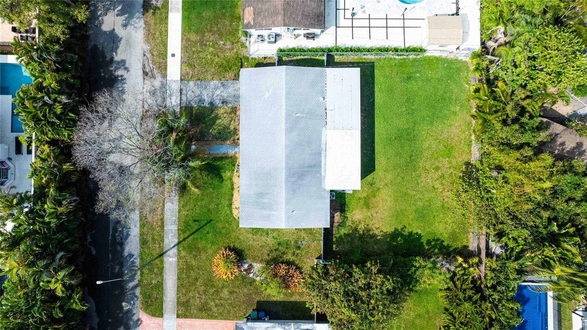 2515 NE 207th Street, Miami, FL 33180 — photo 1 of 50