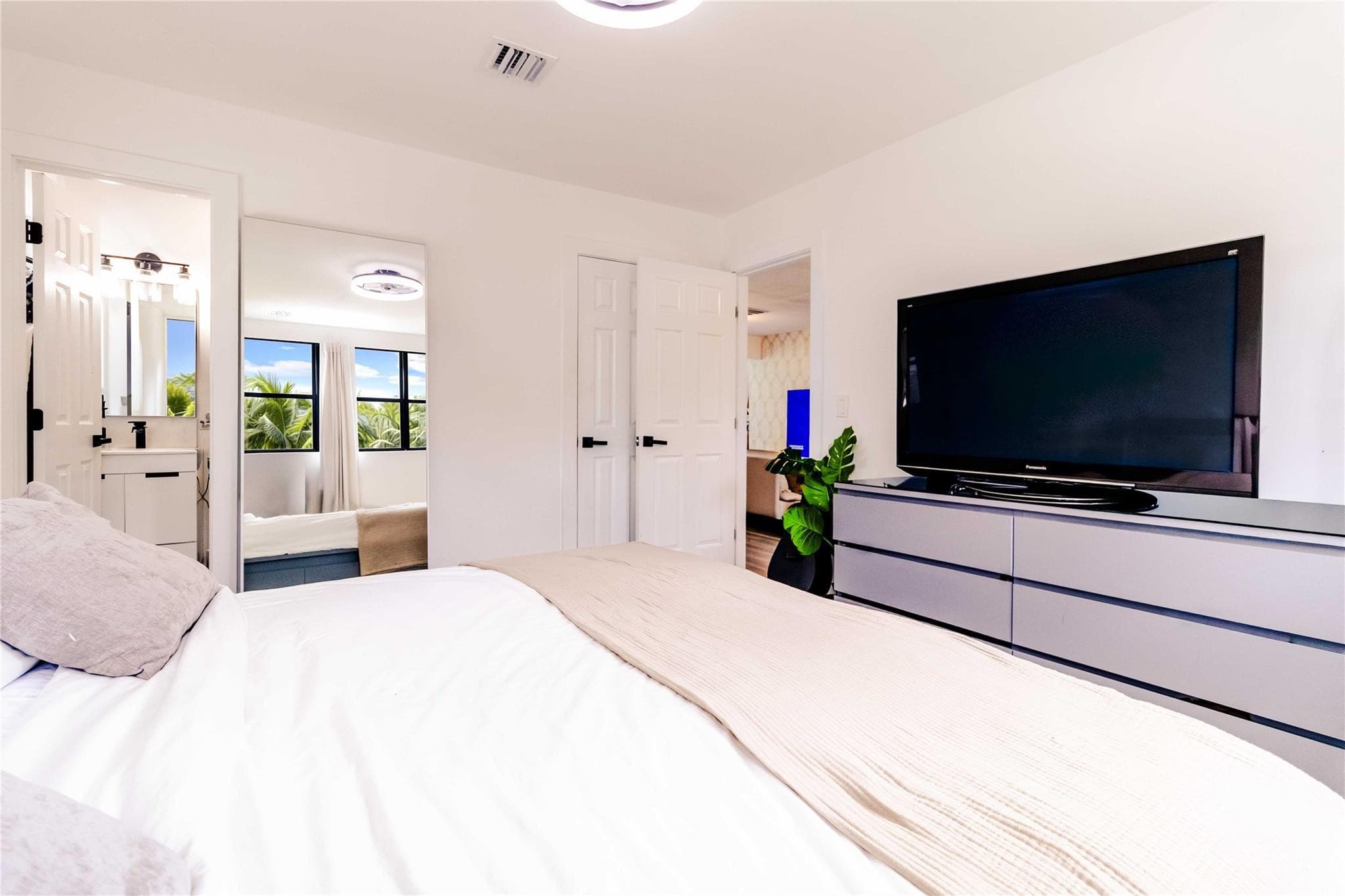 2515 NE 207th Street, Miami, FL 33180 — photo 31 of 50