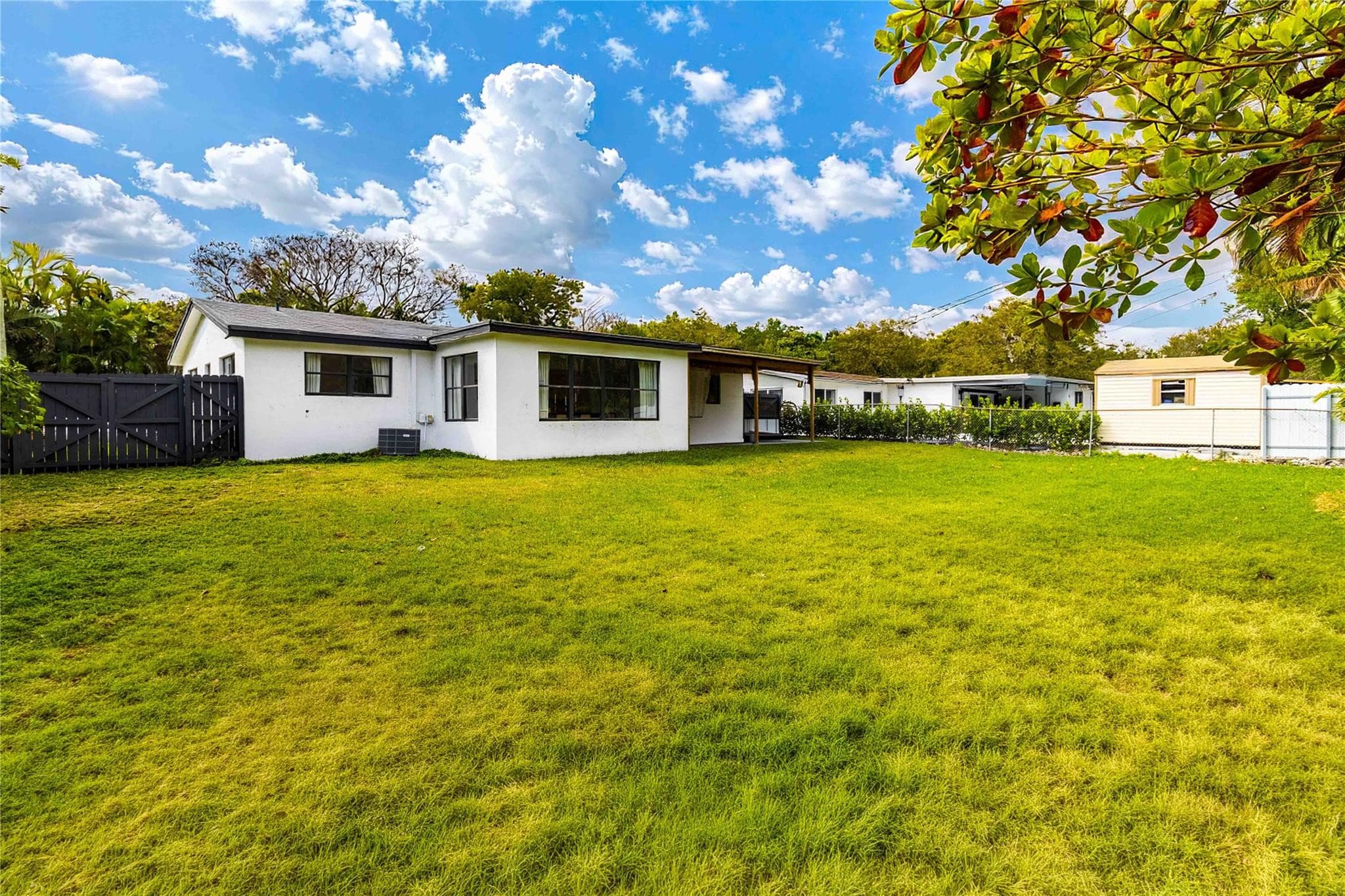 2515 NE 207th Street, Miami, FL 33180 — photo 34 of 50