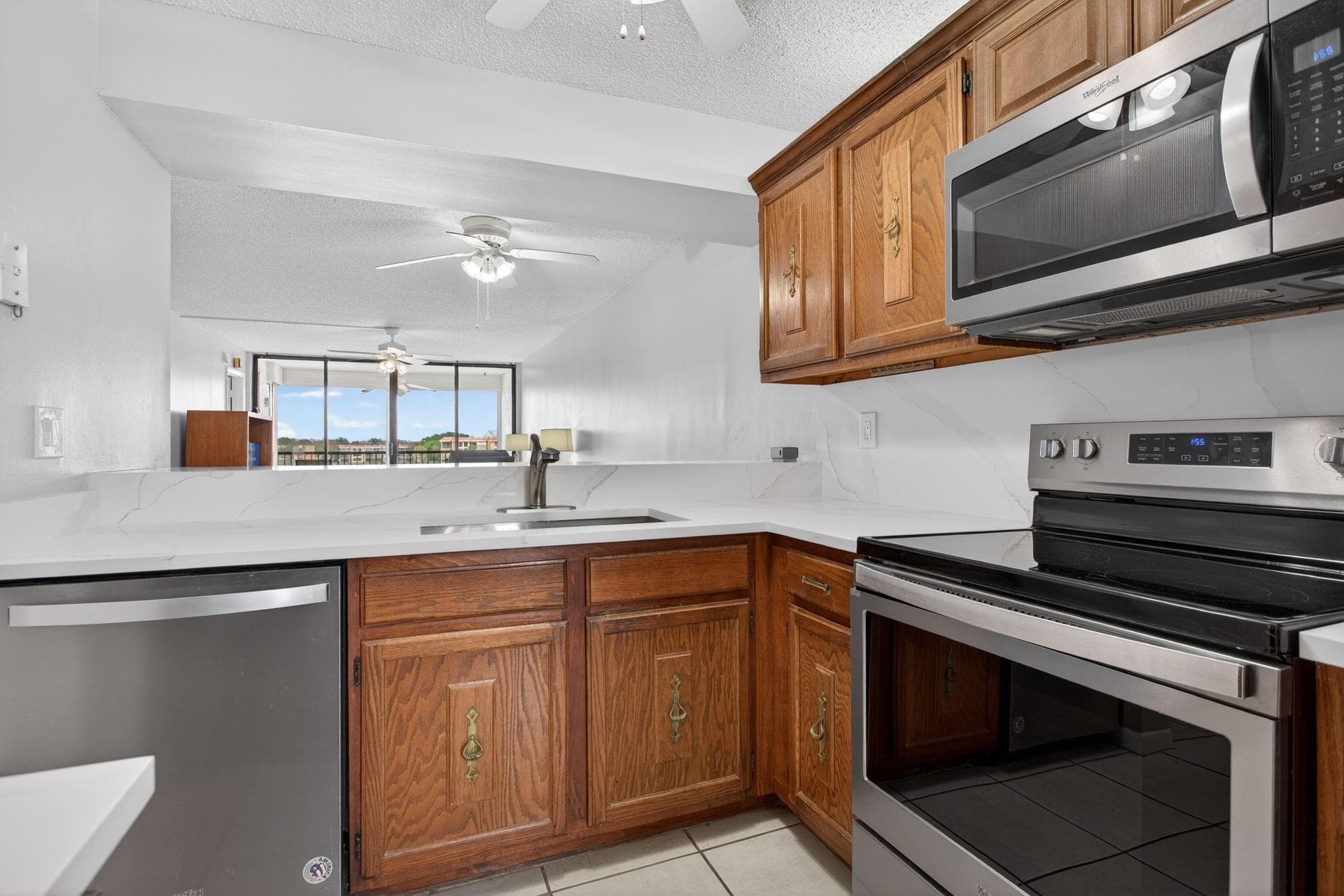 6239 Coral Lake Drive 6239, Margate, FL 33063 — photo 10 of 37
