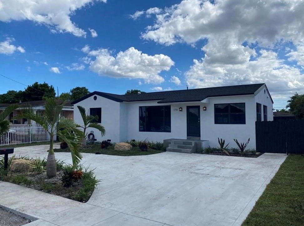 170 W 58 Street, Hialeah, FL 33012 — photo 2 of 22