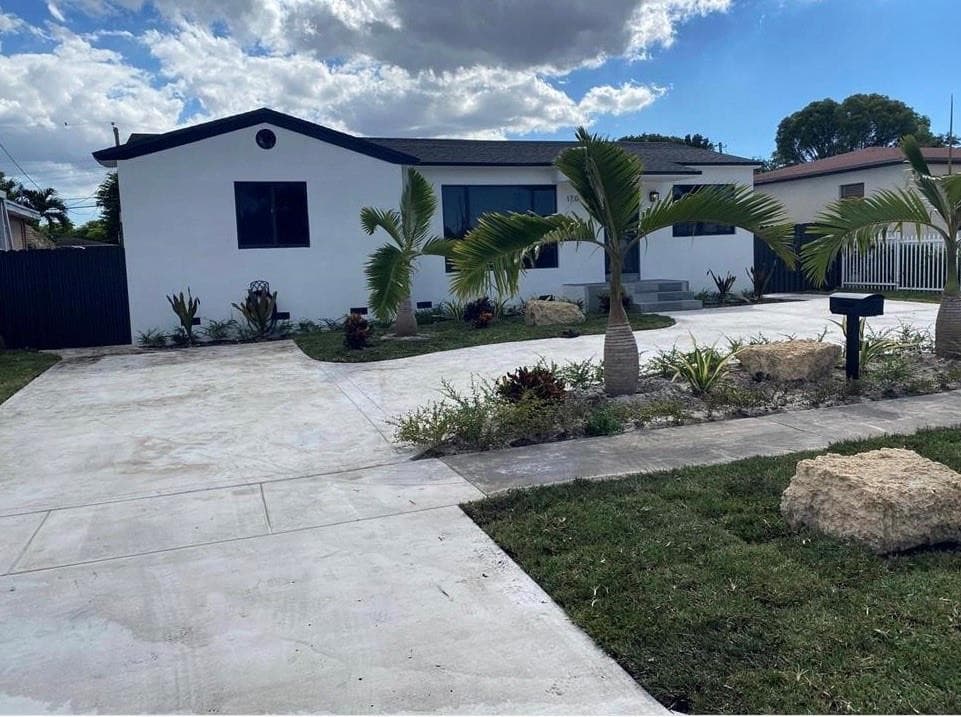 170 W 58 Street, Hialeah, FL 33012 — photo 3 of 22