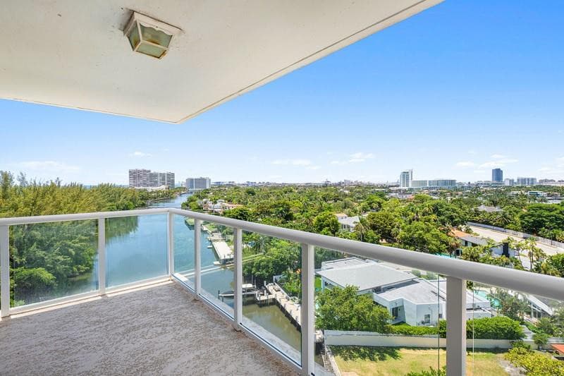 3000 Holiday Drive 1104, Fort Lauderdale, FL 33316 — photo 4 of 32