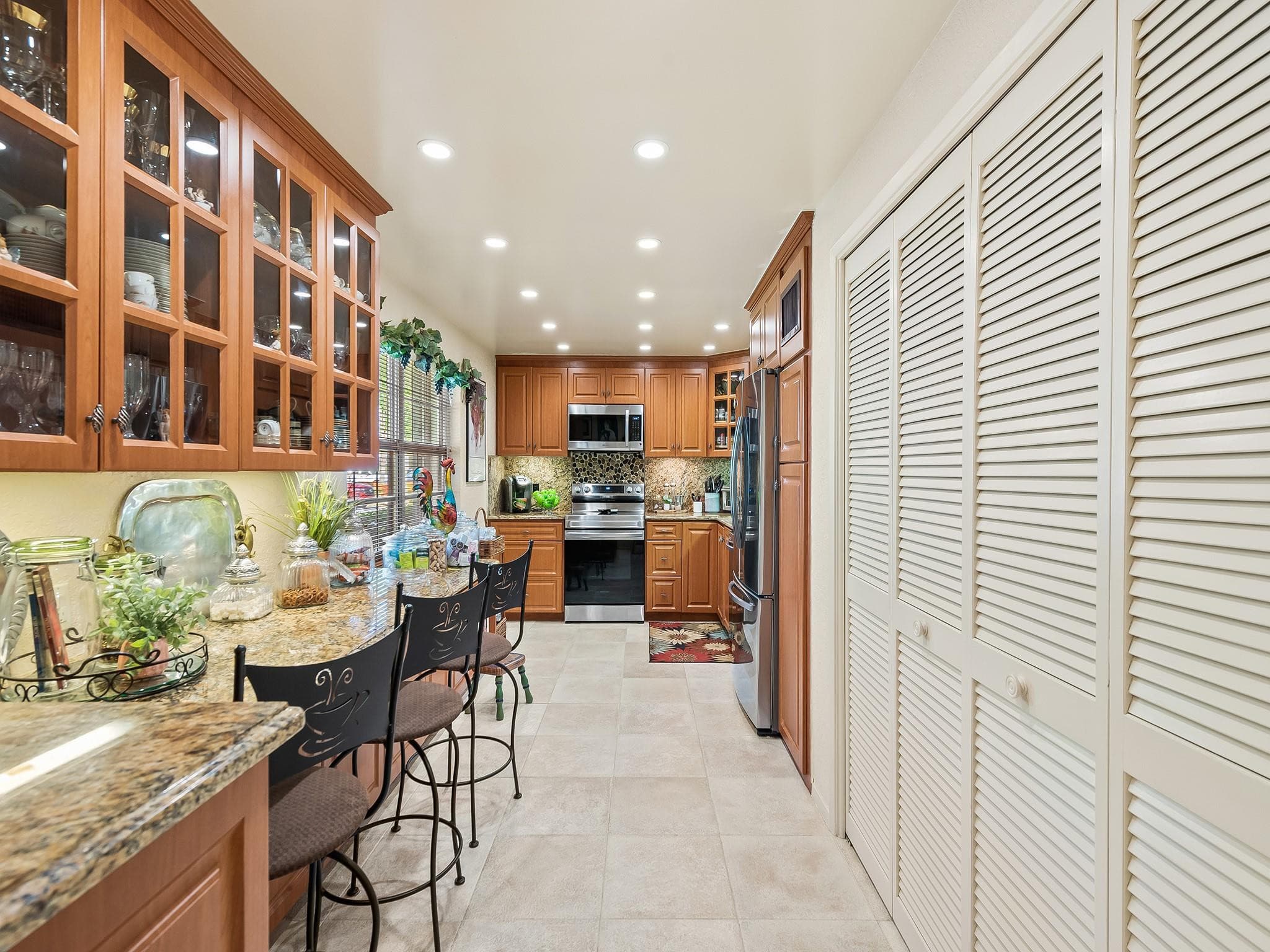 4221 W Palm Aire Drive 102, Pompano Beach, FL 33069 — photo 4 of 46