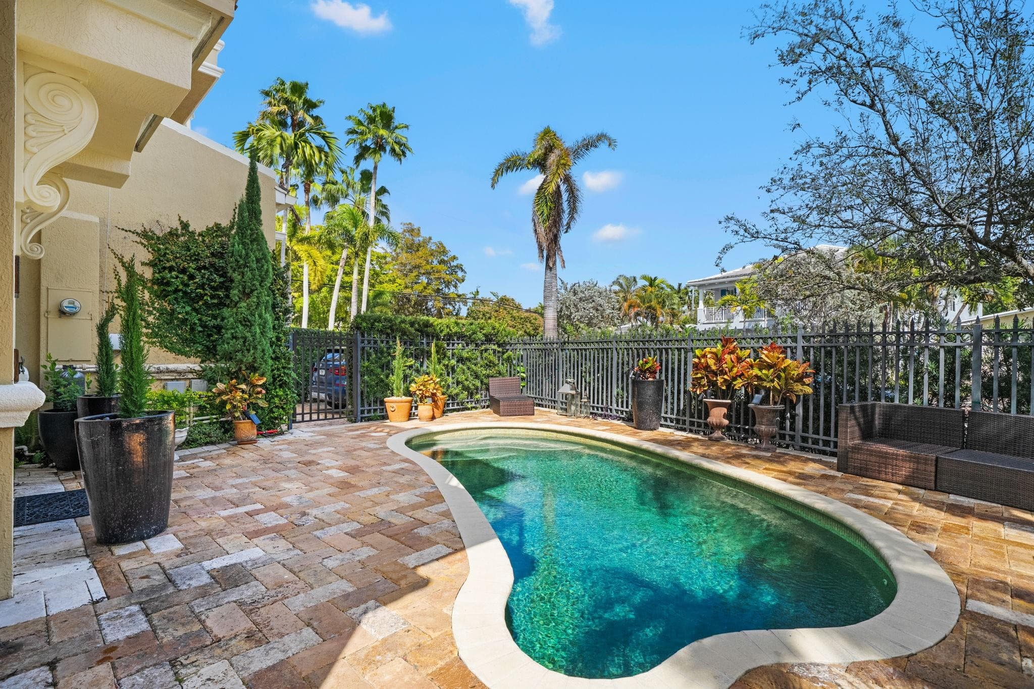 645 NE 17th Way 645, Fort Lauderdale, FL 33304 — photo 46 of 49