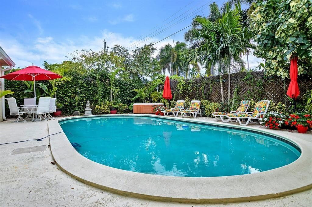 1250 Arthur Street, Hollywood, FL 33019 — photo 10 of 16