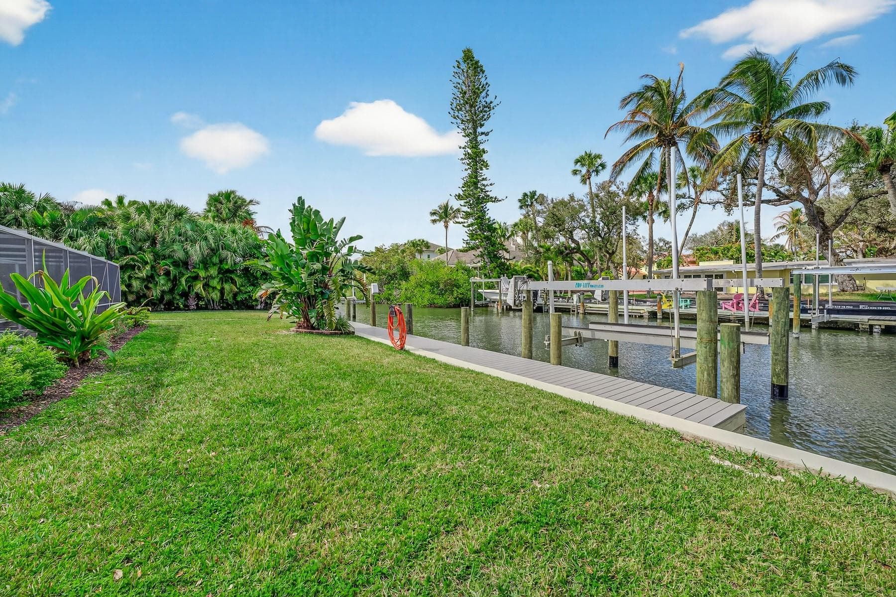 547 E Causeway Boulevard, Vero Beach, FL 32963 — photo 3 of 37