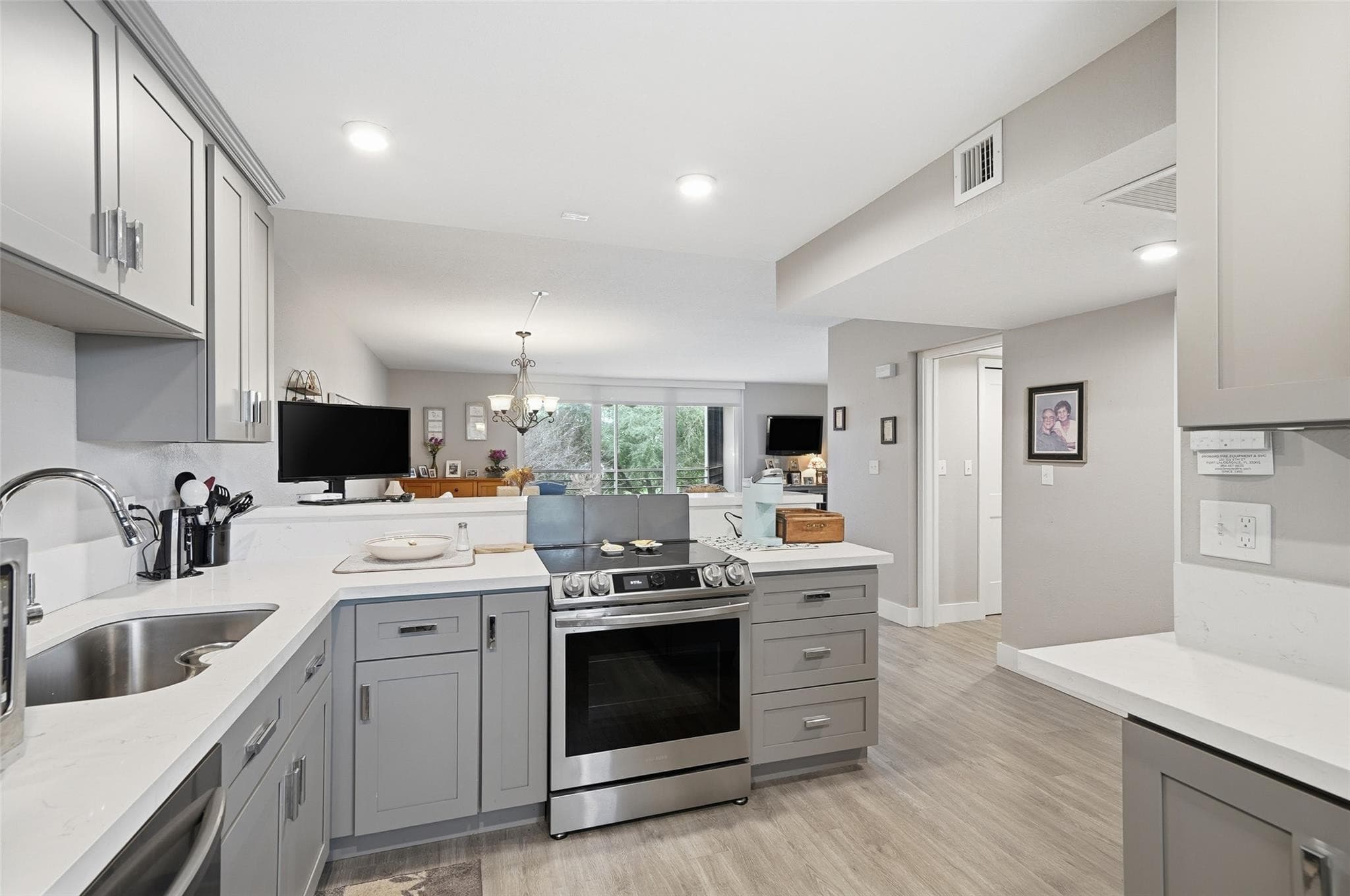 800 Cypress Grove Drive 308, Pompano Beach, FL 33069 — photo 4 of 48