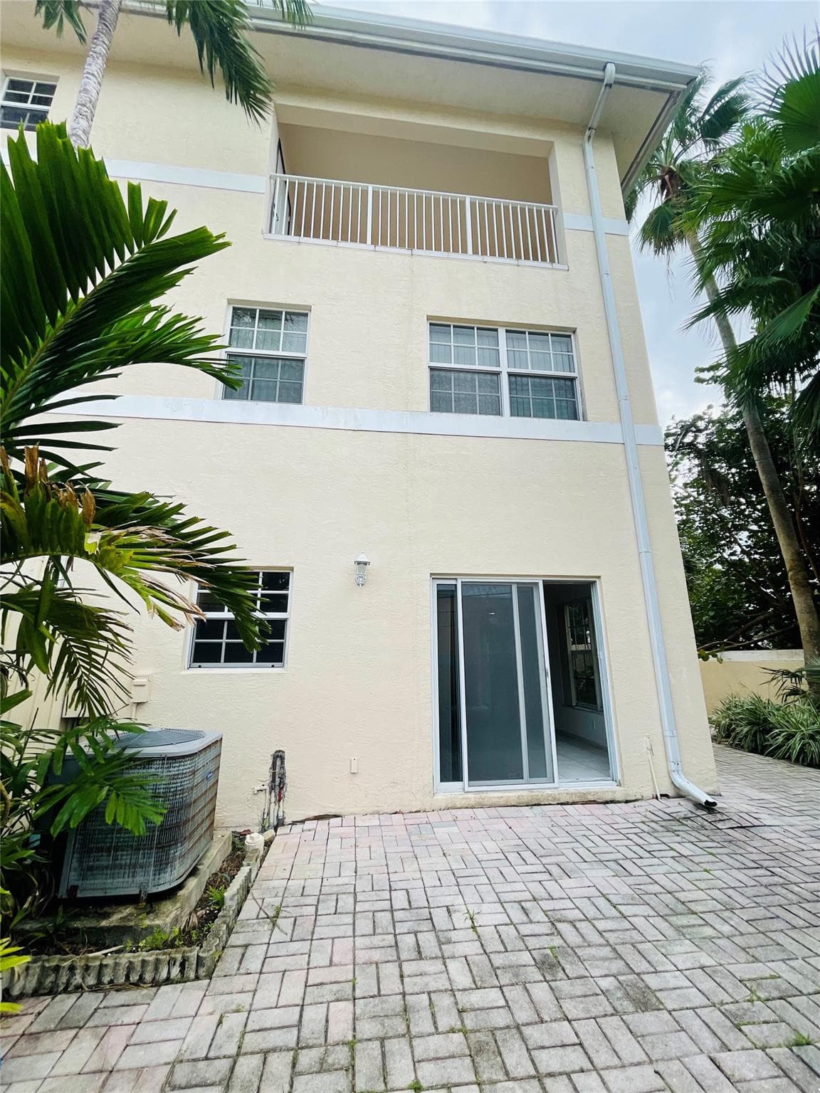 2605 Bay Drive, Pompano Beach, FL 33062 — photo 7 of 48