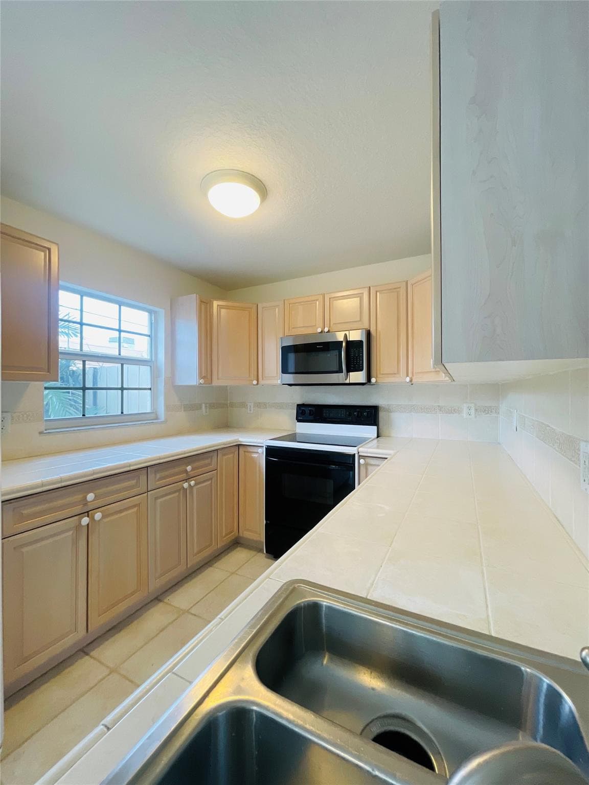 2605 Bay Drive, Pompano Beach, FL 33062 — photo 11 of 48