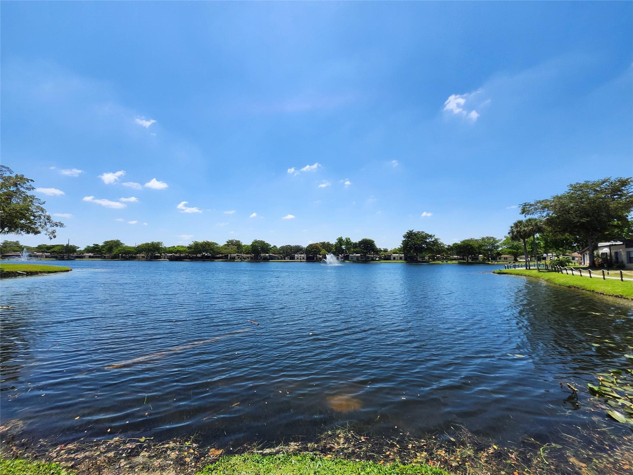 301 Cambridge Road 301, Hollywood, FL 33024 — photo 3 of 31