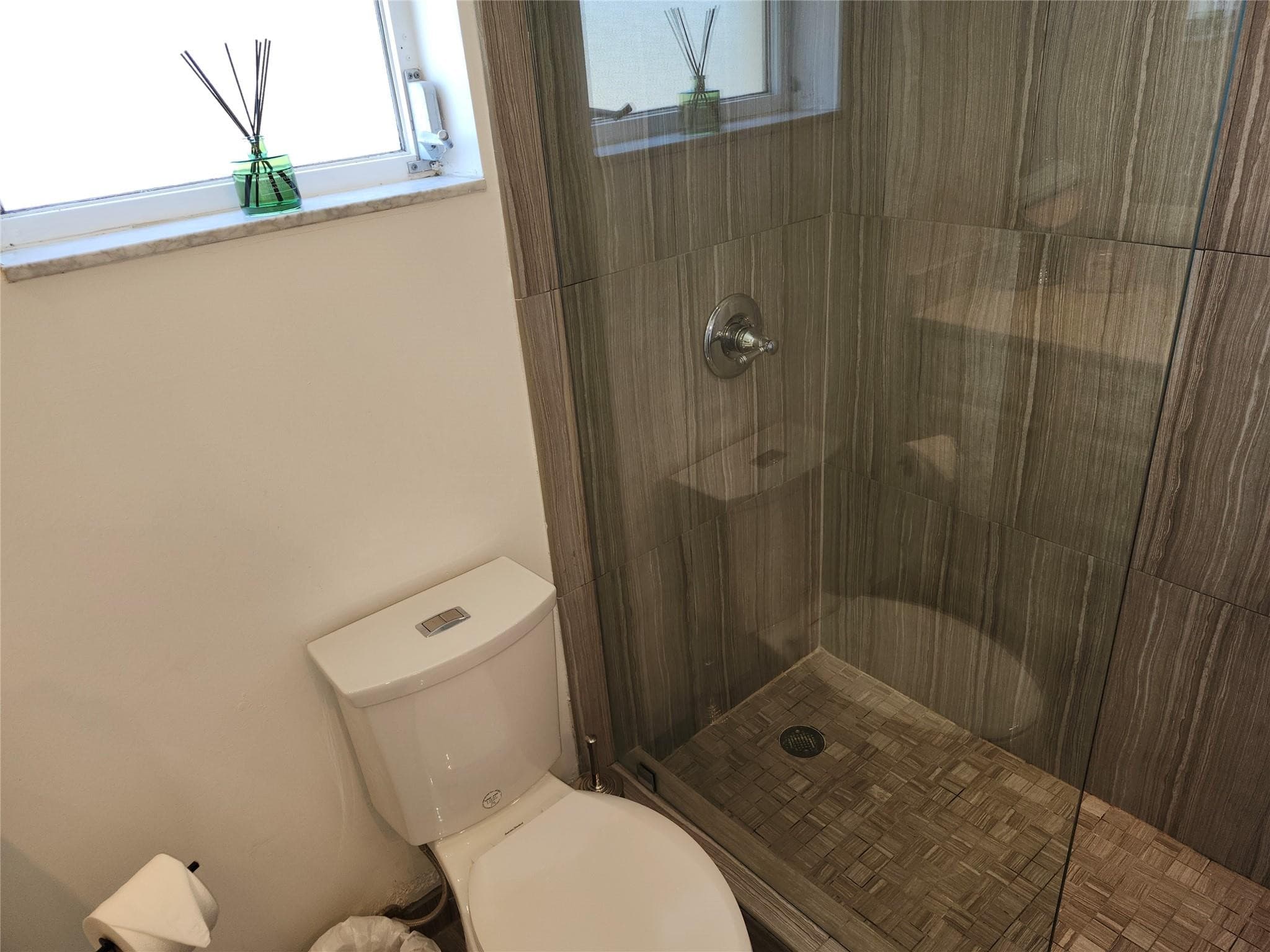 301 Cambridge Road 301, Hollywood, FL 33024 — photo 18 of 31