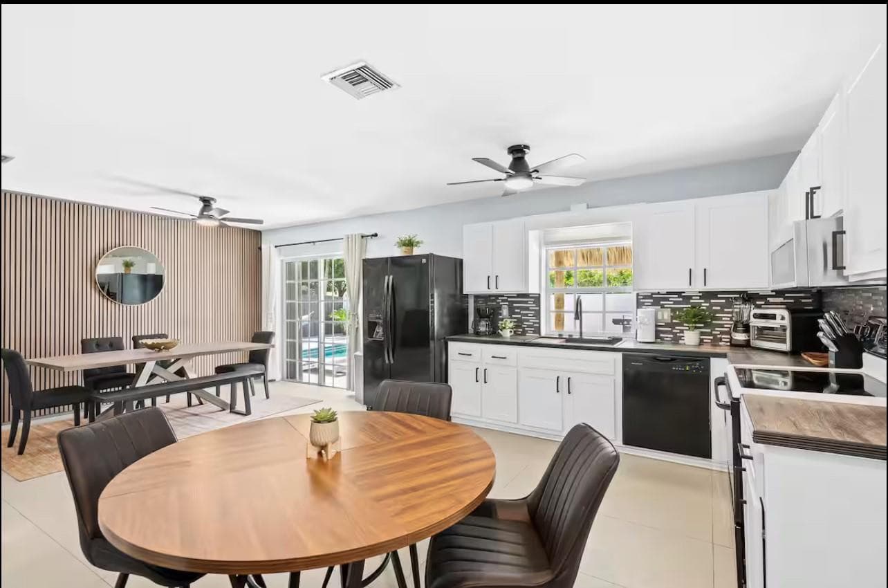 304 SE 4th Street, Dania Beach, FL 33004 — photo 9 of 27