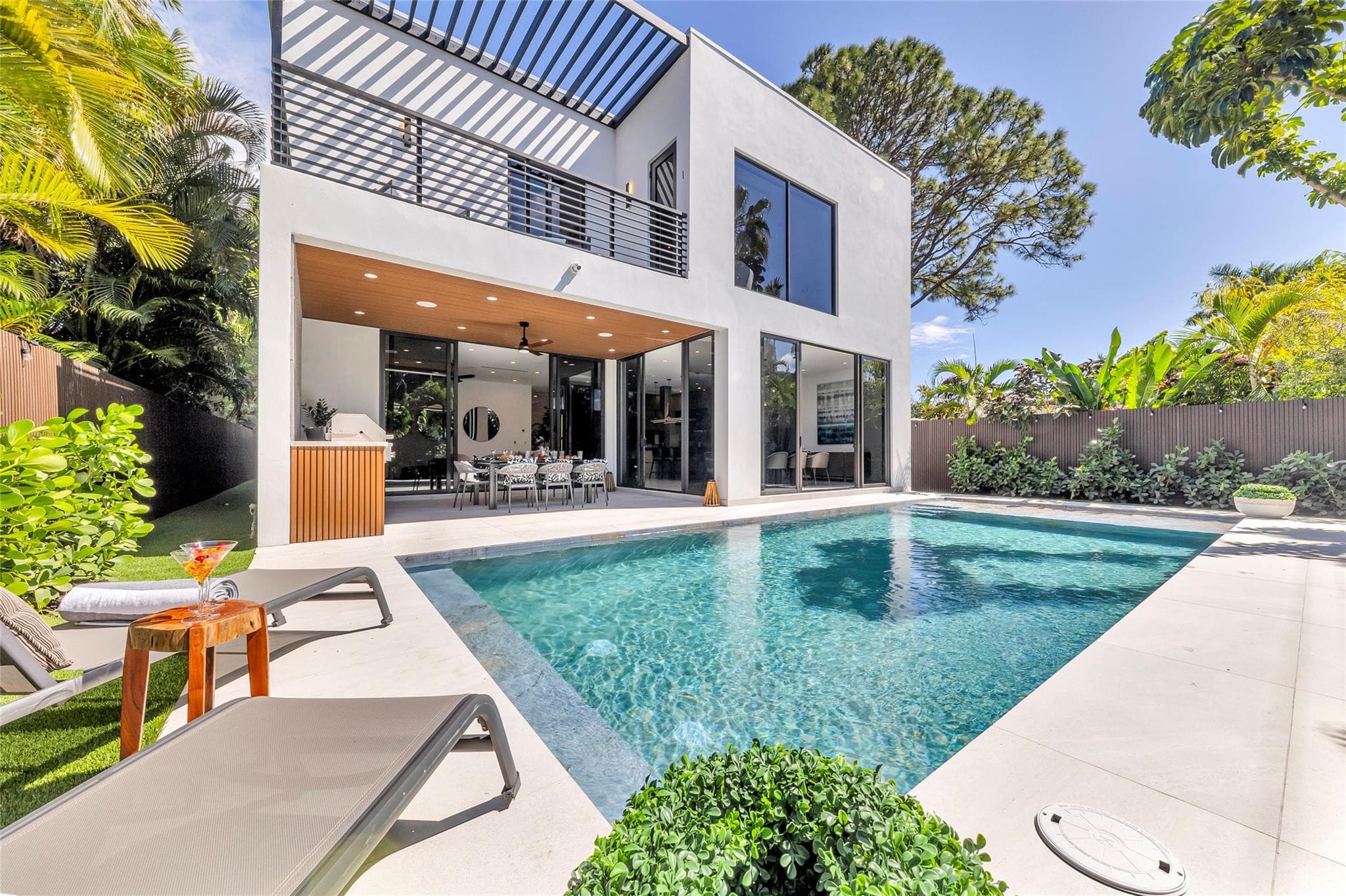 727 NE 17th Way, Fort Lauderdale, FL 33304 — photo 14 of 96