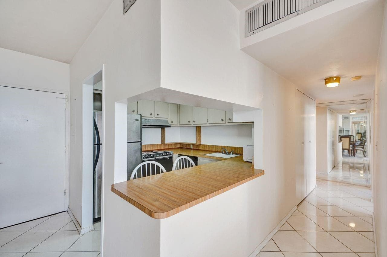7441 Wayne Avenue 10c, Miami Beach, FL 33141 — photo 20 of 32