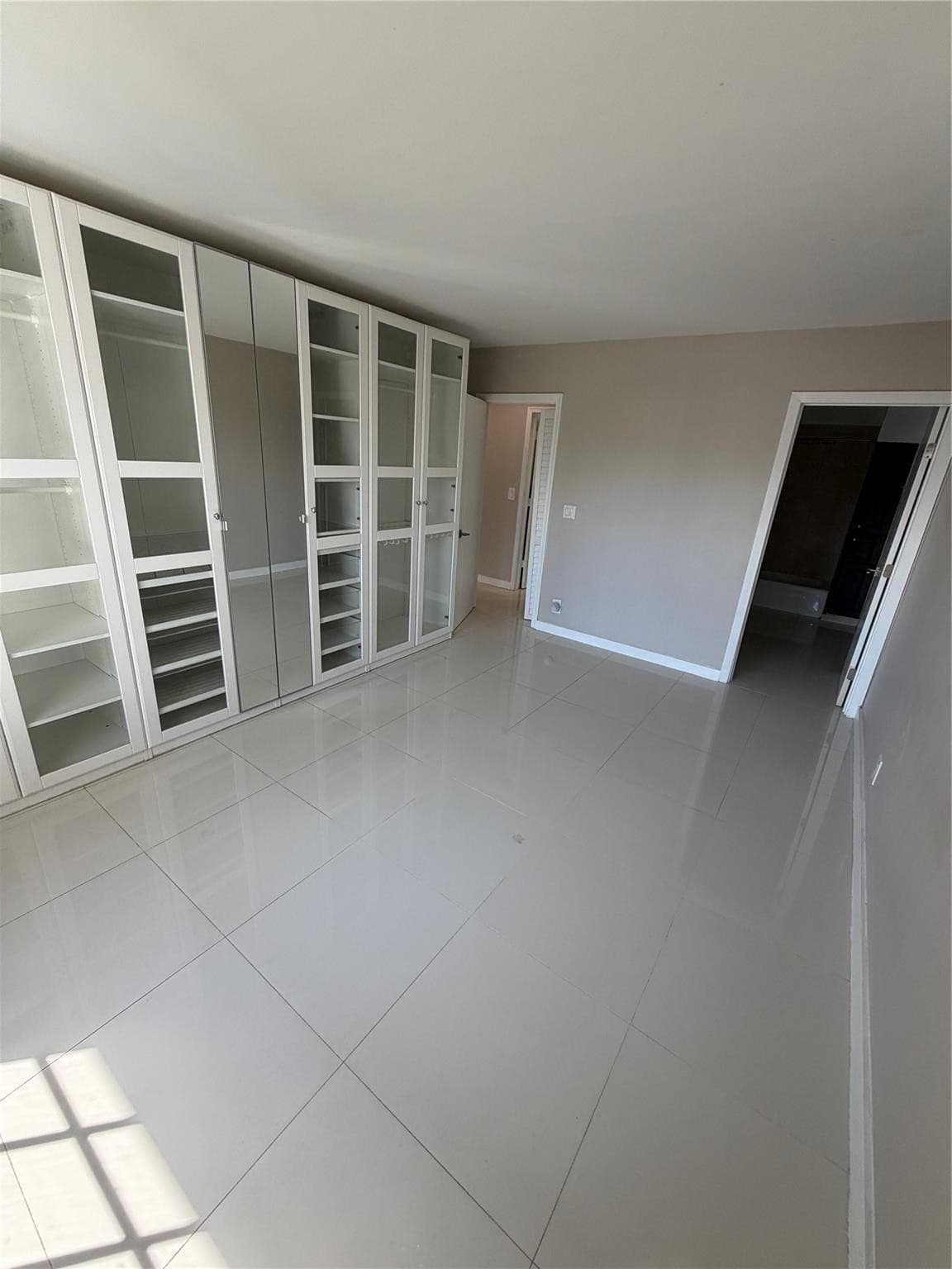 2161 NE 68th Street 323, Fort Lauderdale, FL 33308 — photo 9 of 13