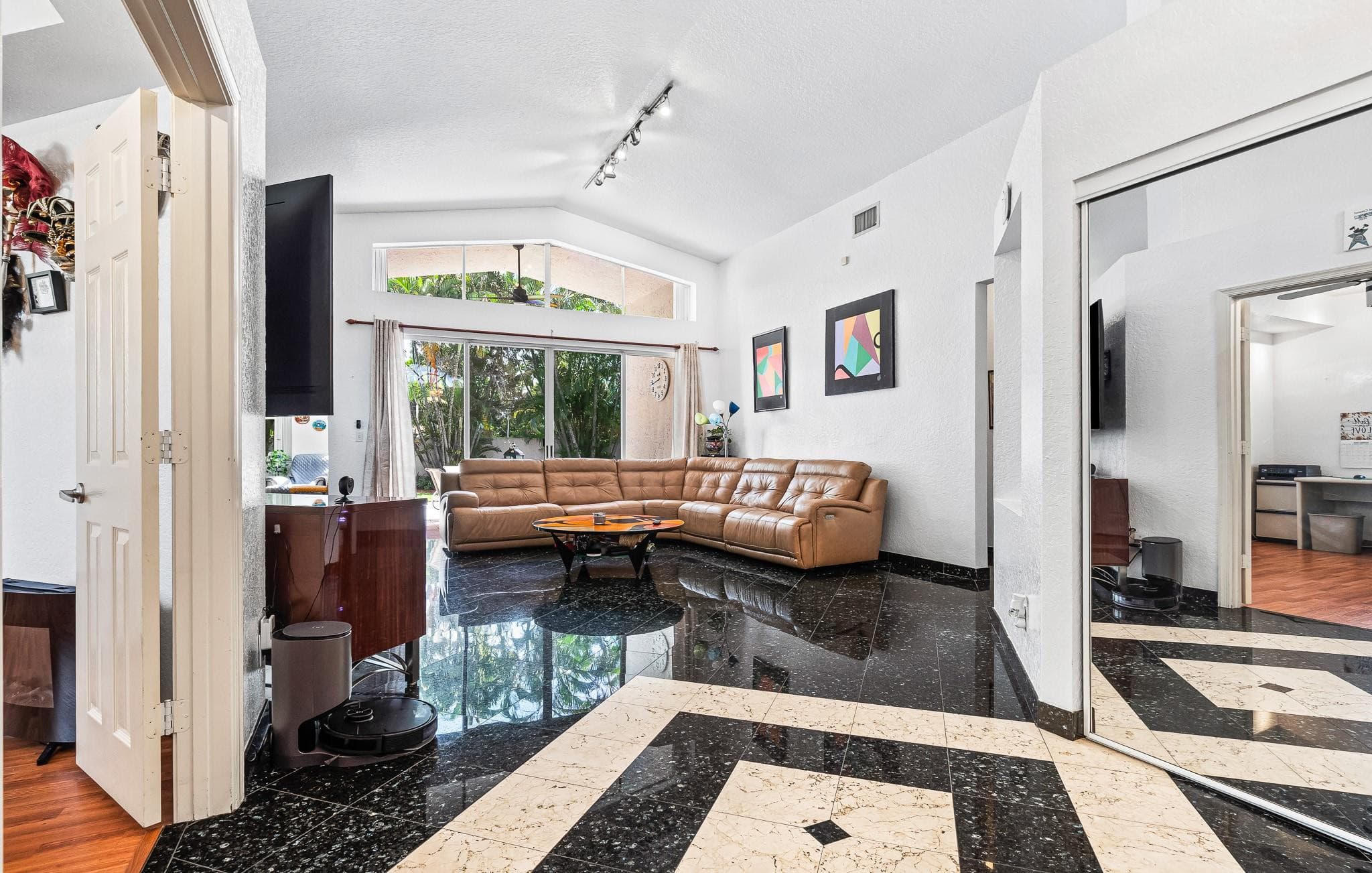 3274 NW 22nd Avenue, Oakland Park, FL 33309 — photo 4 of 51