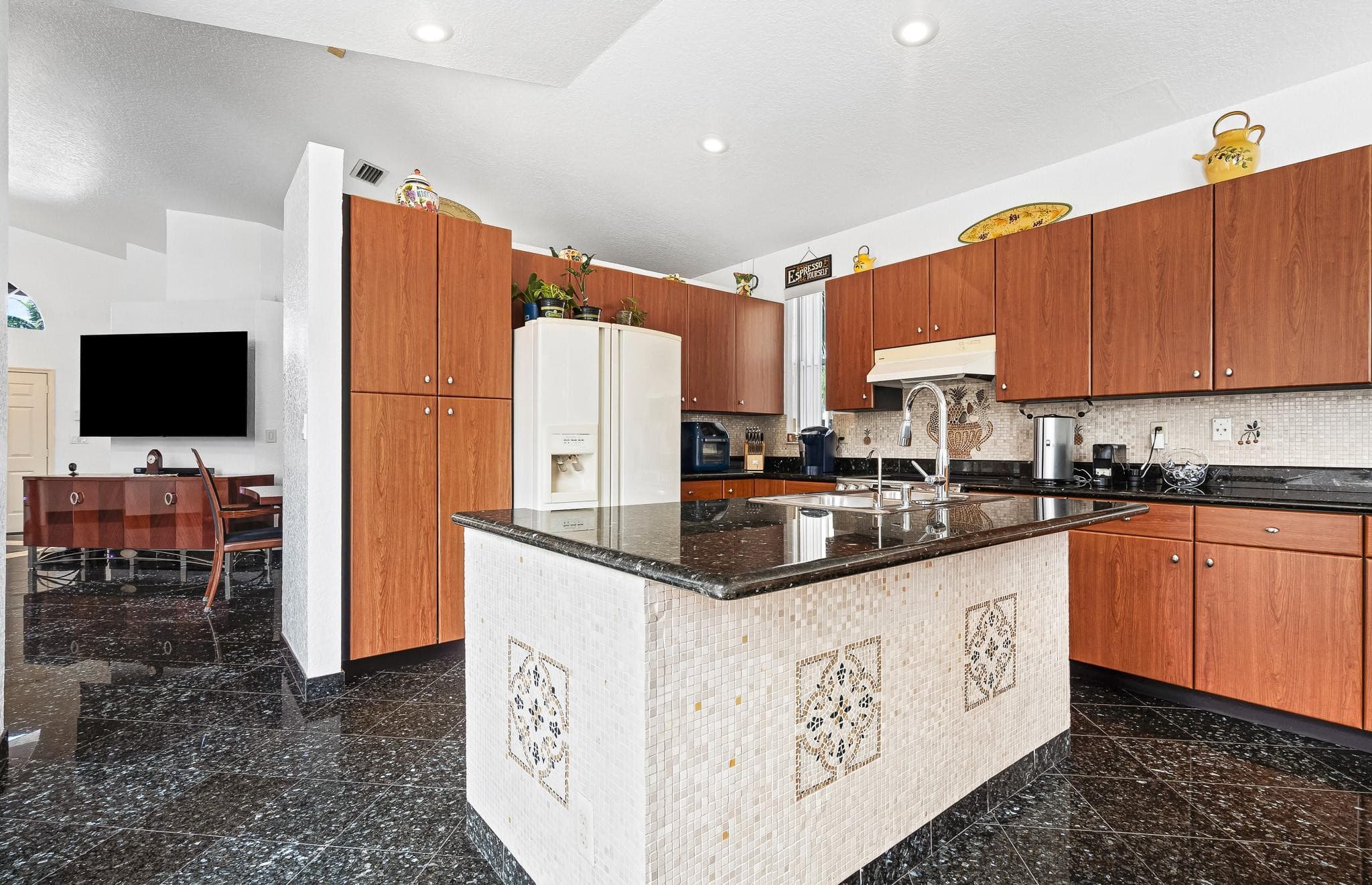 3274 NW 22nd Avenue, Oakland Park, FL 33309 — photo 11 of 51