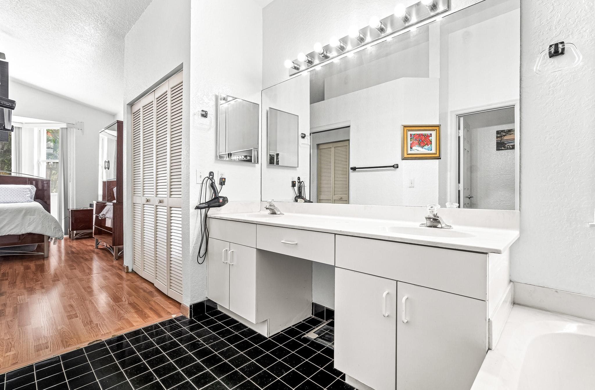 3274 NW 22nd Avenue, Oakland Park, FL 33309 — photo 17 of 51