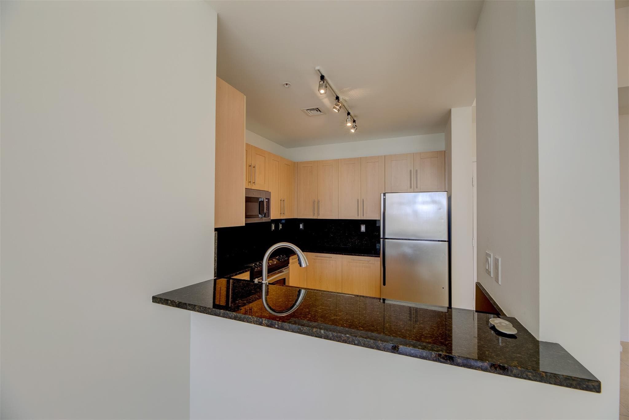 511 SE 5th Avenue 1913, Fort Lauderdale, FL 33301 — photo 5 of 29