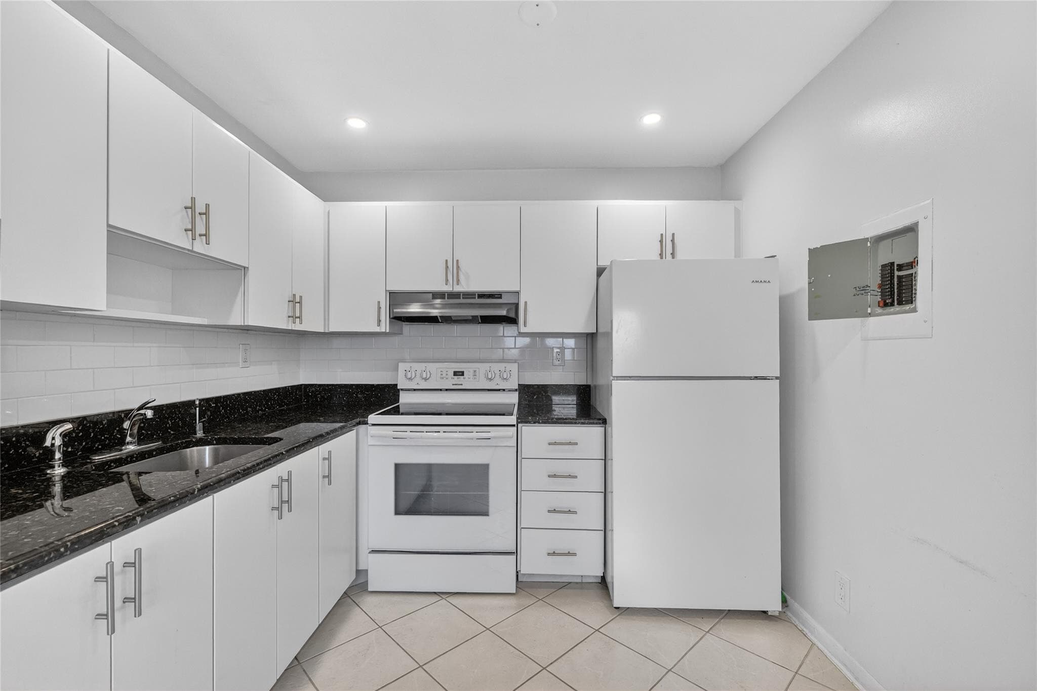 608 Normandy M, Delray Beach, FL 33484 — photo 7 of 19