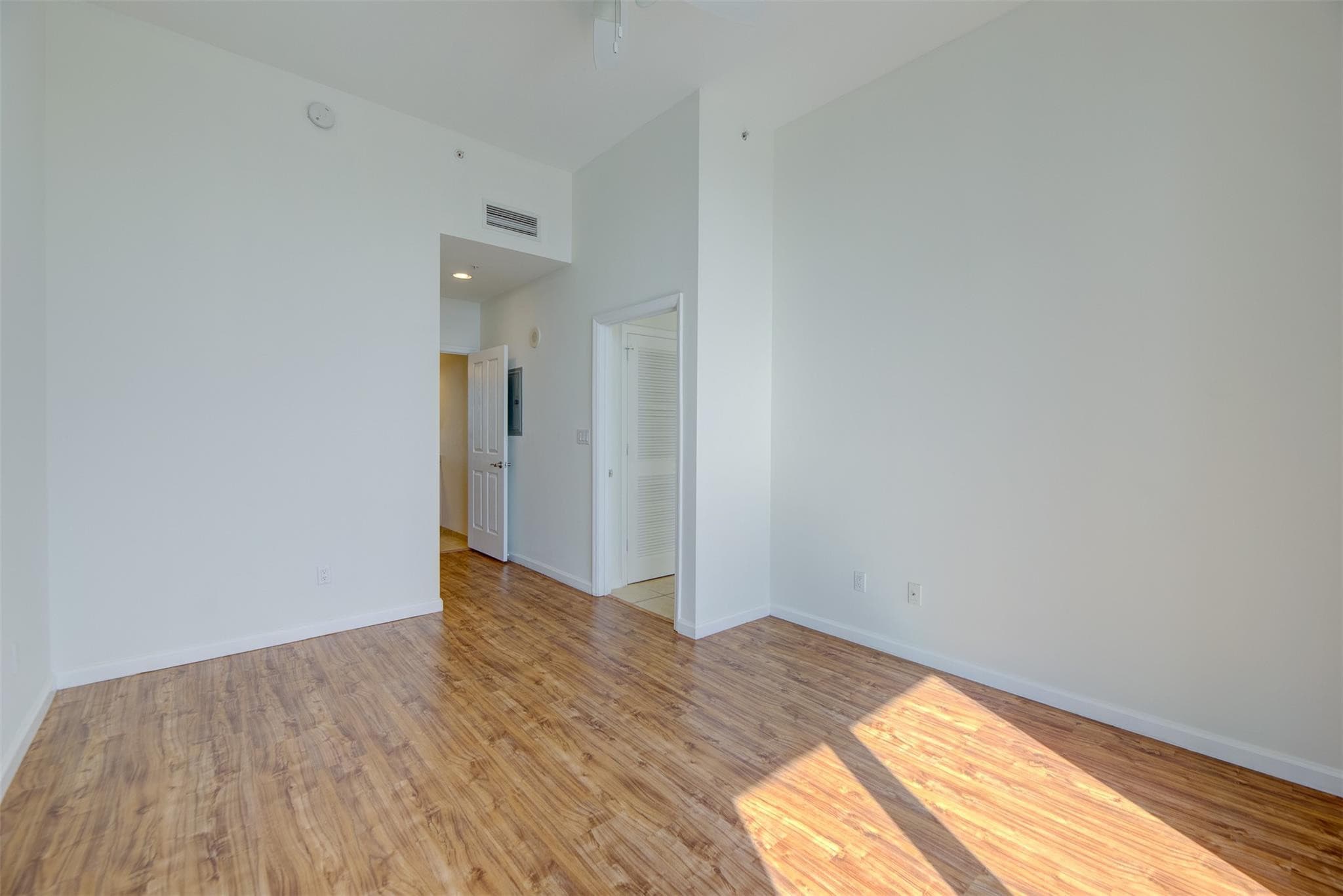 511 SE 5th Avenue 1913, Fort Lauderdale, FL 33301 — photo 17 of 29