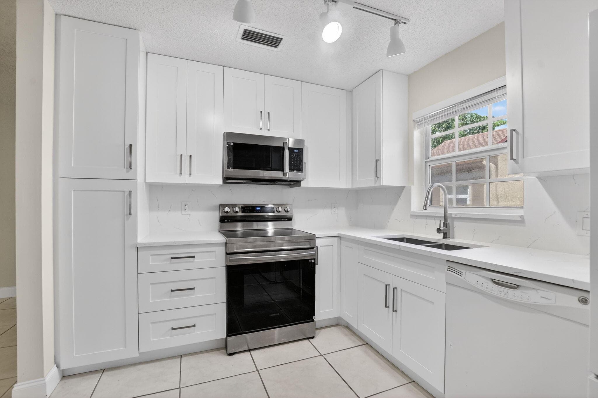 22334 SW 57th Circle, Boca Raton, FL 33428 — photo 6 of 29