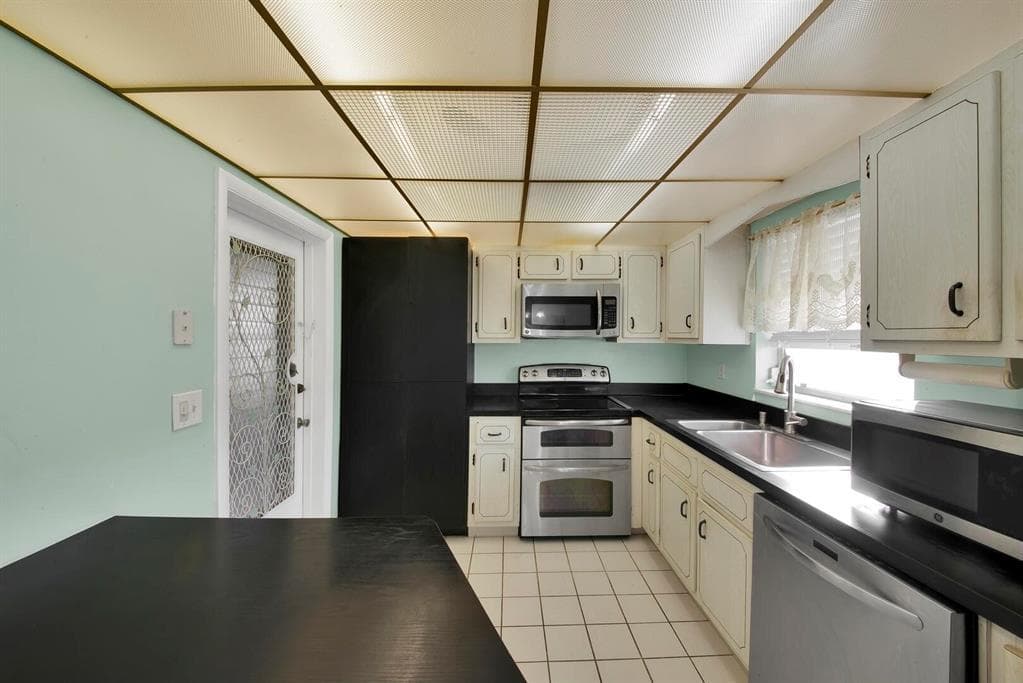 5300 Washington Street G321, Pembroke Pines, FL 33025 — photo 2 of 7