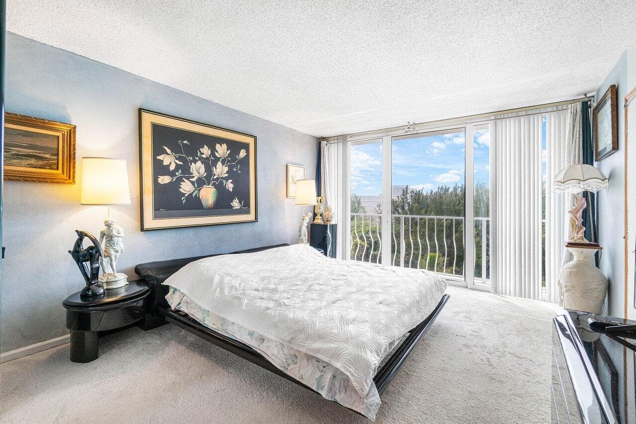 2774 S Ocean Boulevard 708, Palm Beach, FL 33480 — photo 10 of 34