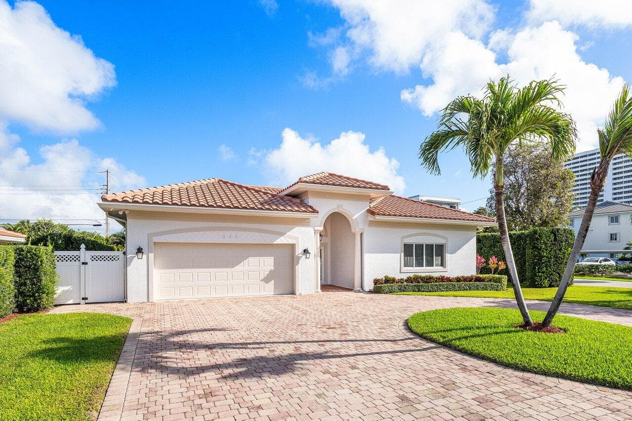 899 S Granada Drive, Boca Raton, FL 33432 — photo 3 of 44