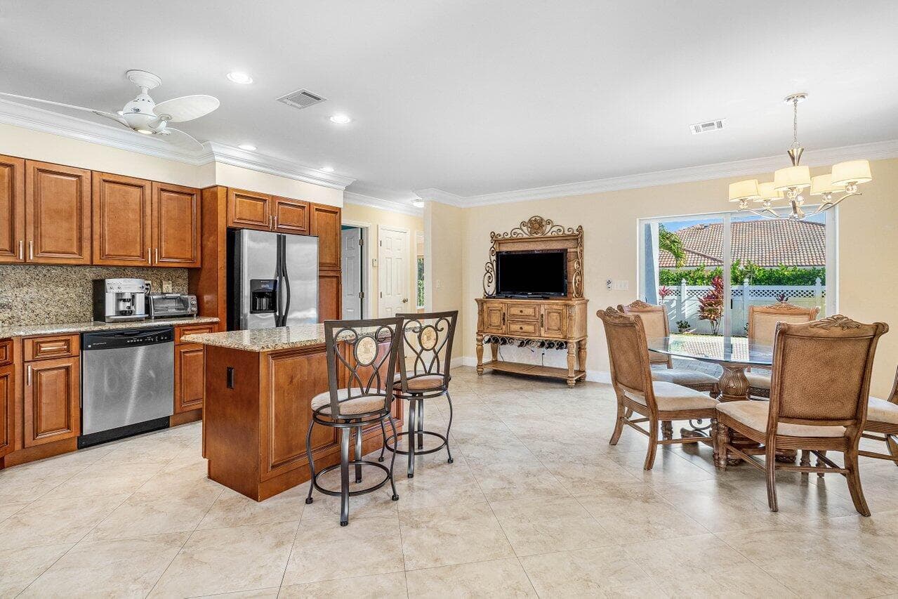 899 S Granada Drive, Boca Raton, FL 33432 — photo 10 of 44
