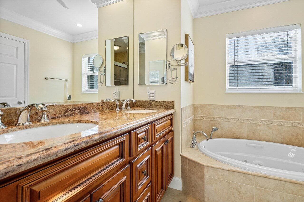 899 S Granada Drive, Boca Raton, FL 33432 — photo 26 of 44