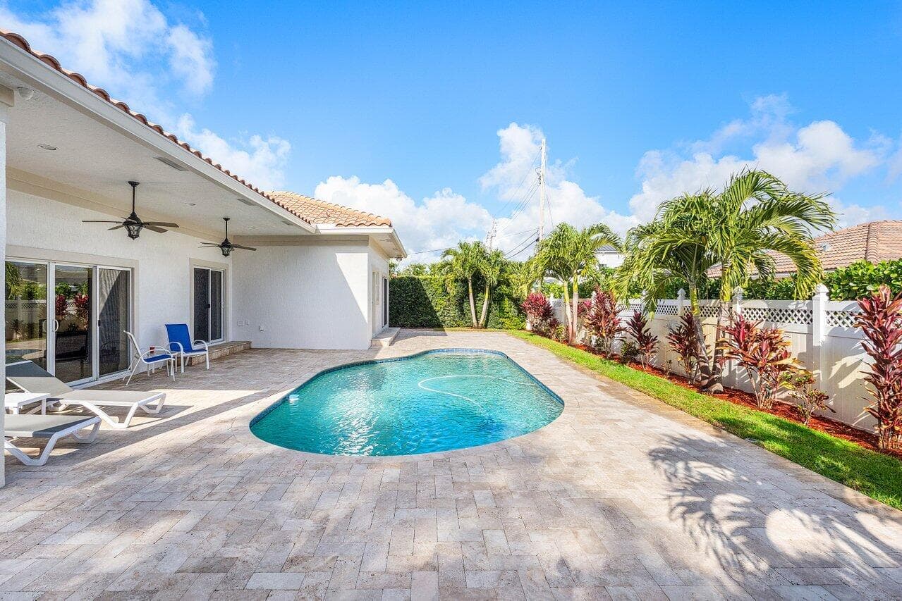 899 S Granada Drive, Boca Raton, FL 33432 — photo 31 of 44