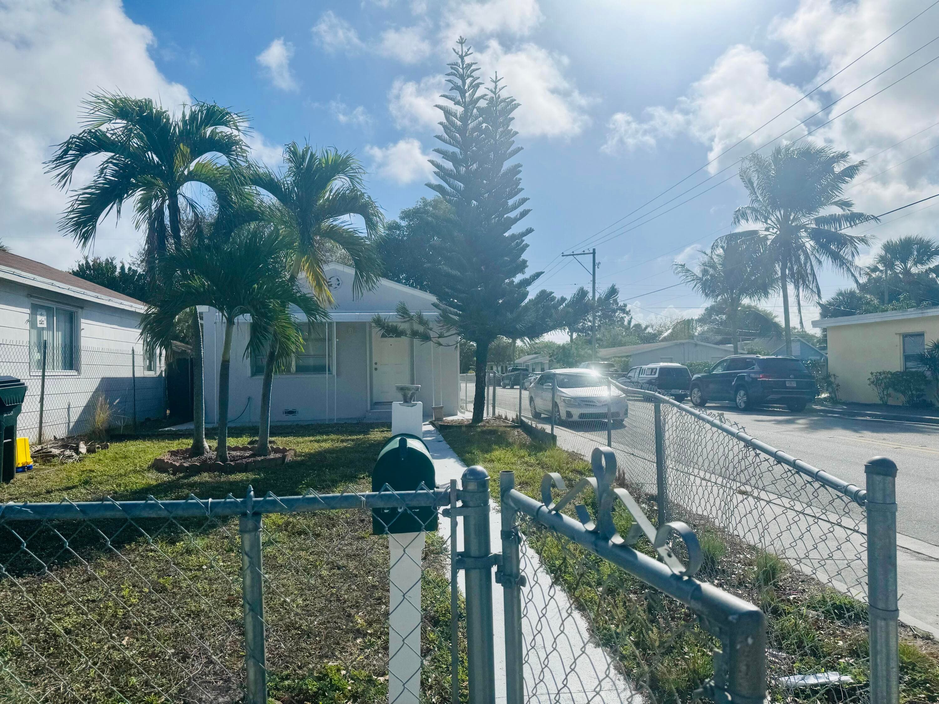 602 N D Street, Lake Worth Beach, FL 33460 — photo 3 of 6