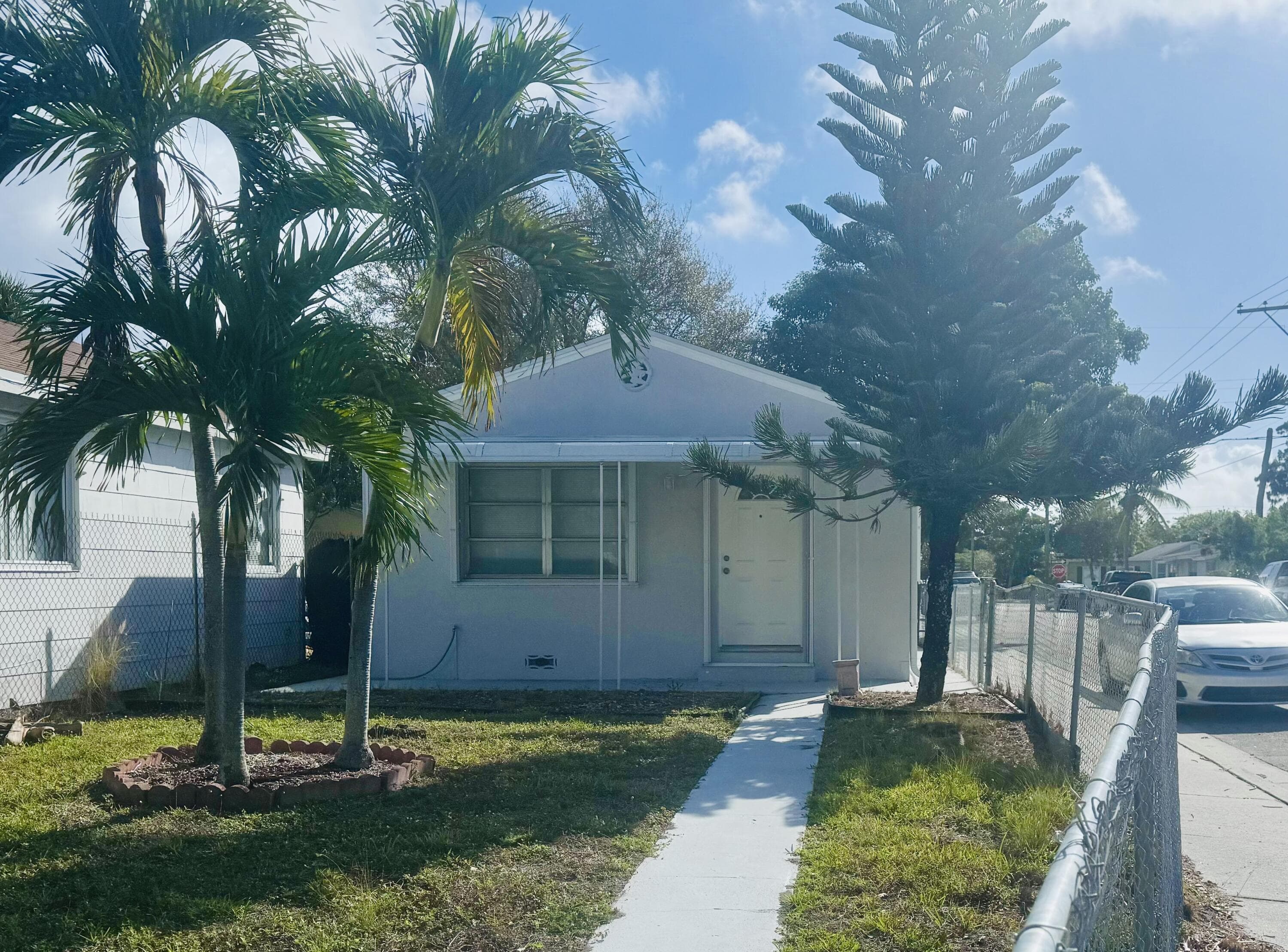 602 N D Street, Lake Worth Beach, FL 33460 — photo 1 of 6